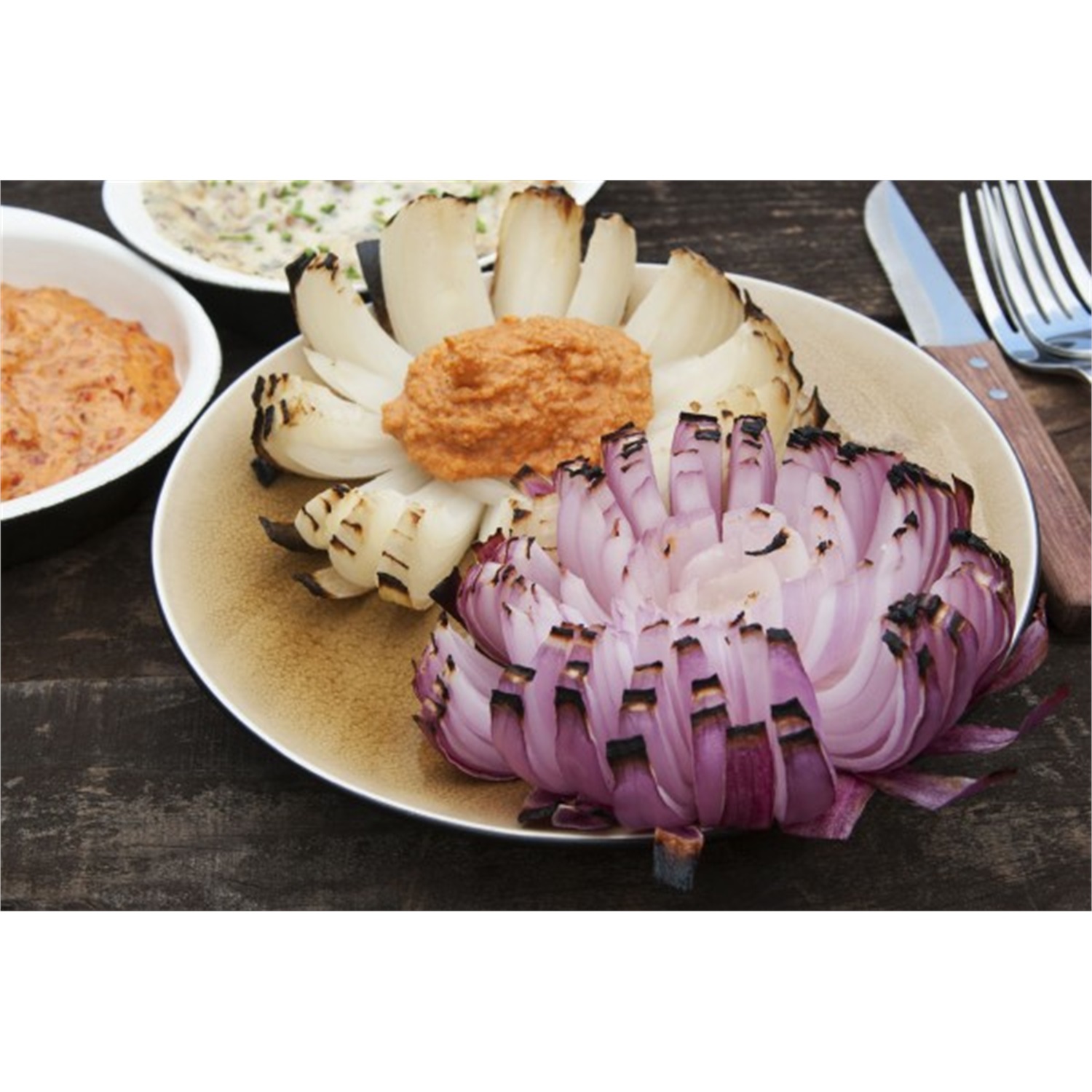 charcoal-companion-blossoming-onion-grillrek-cc5149