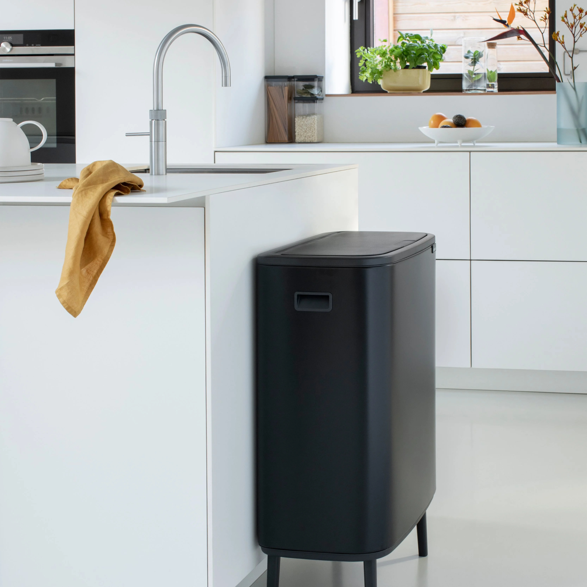 brabantia-bo-touch-bin-hi-60l-mat-zwart_11