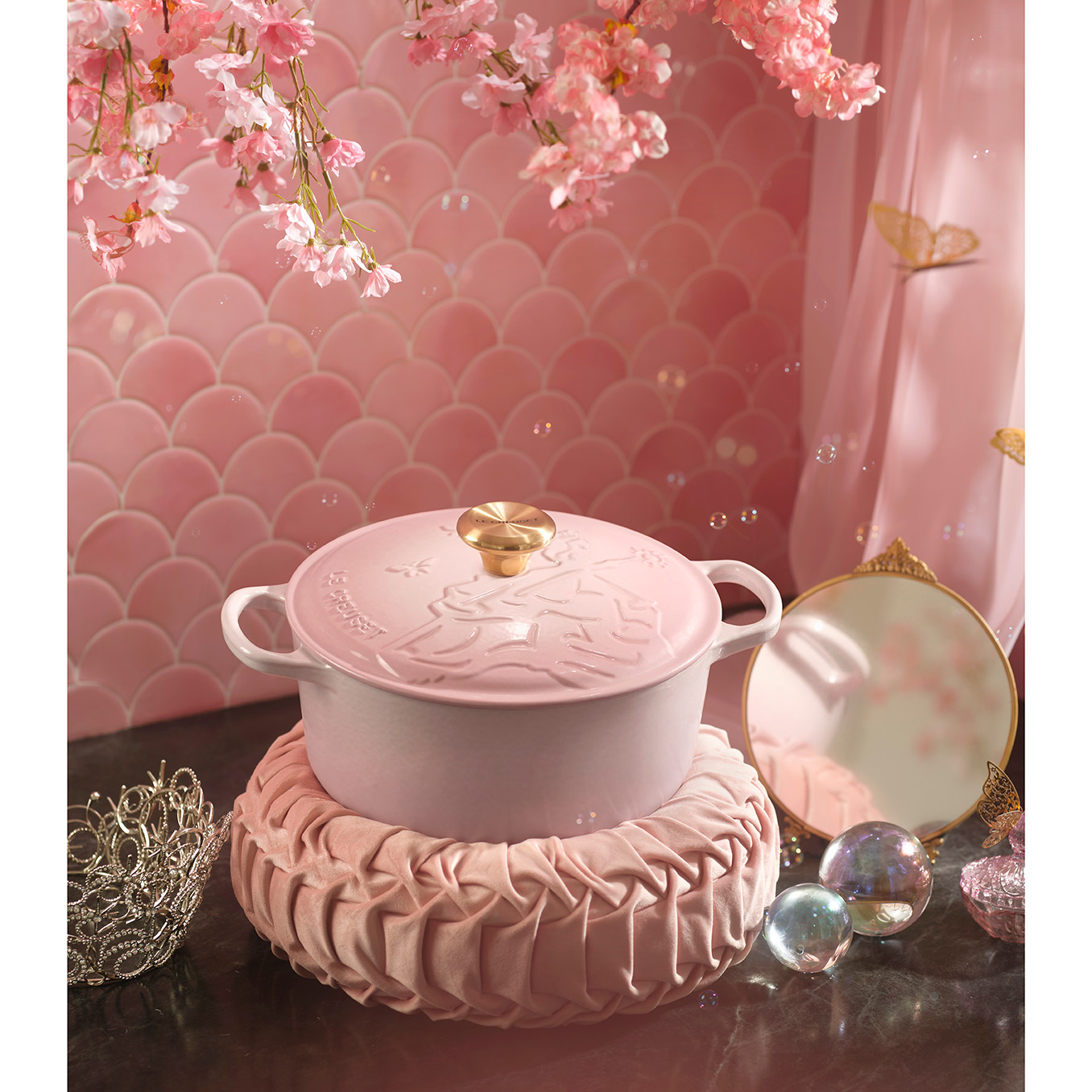 le-creuset-wicked-sfeer-glinda-1.jpg