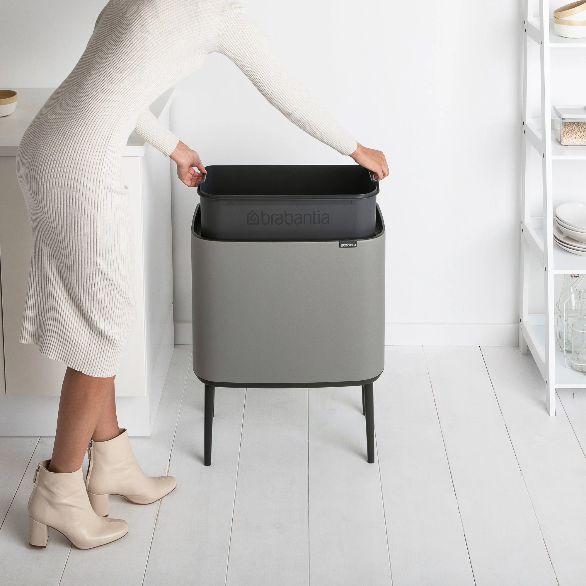 brabantia-bo-touch-bin-36l-betongrijs