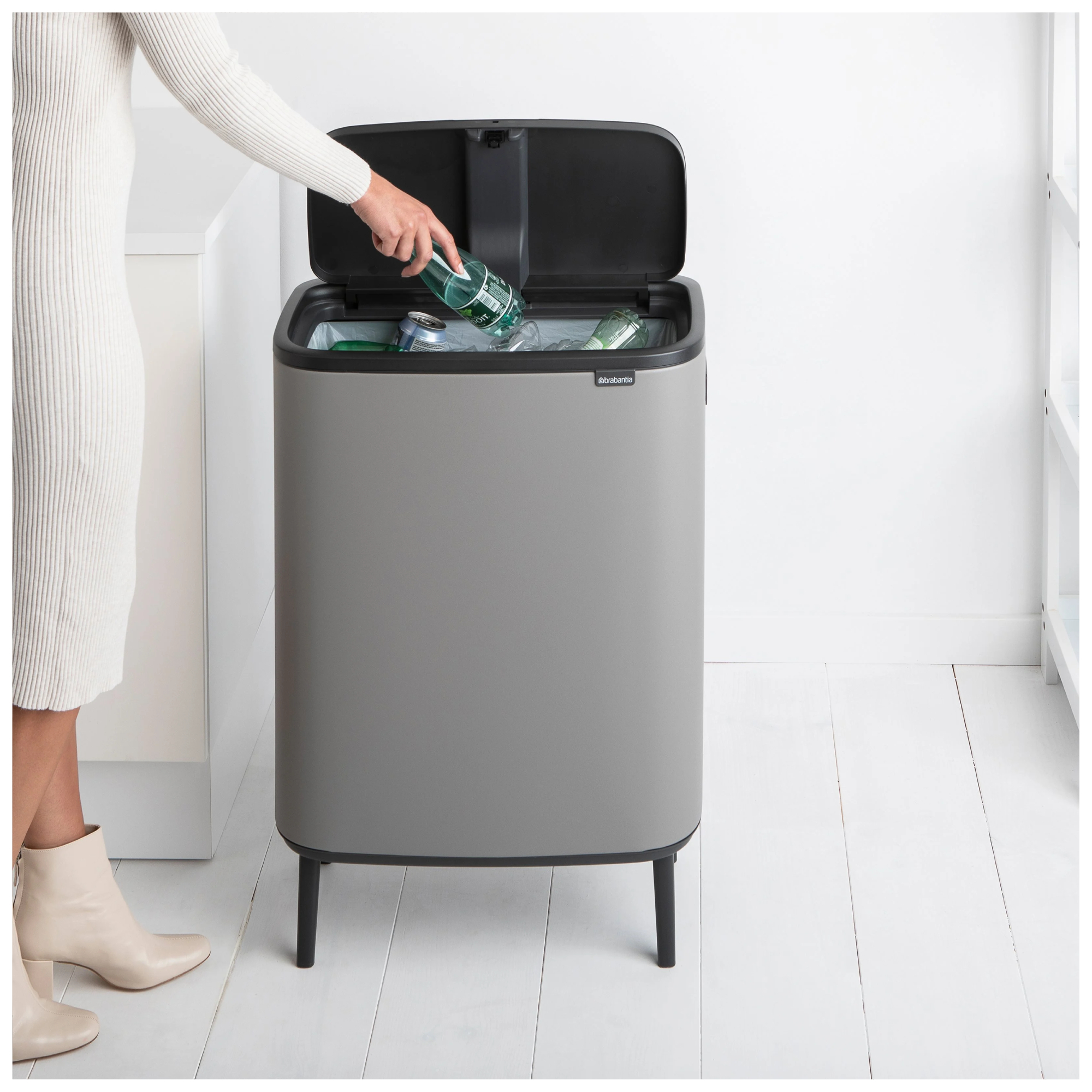 brabantia-bo-touch-bin-hi-60l-betongrijs