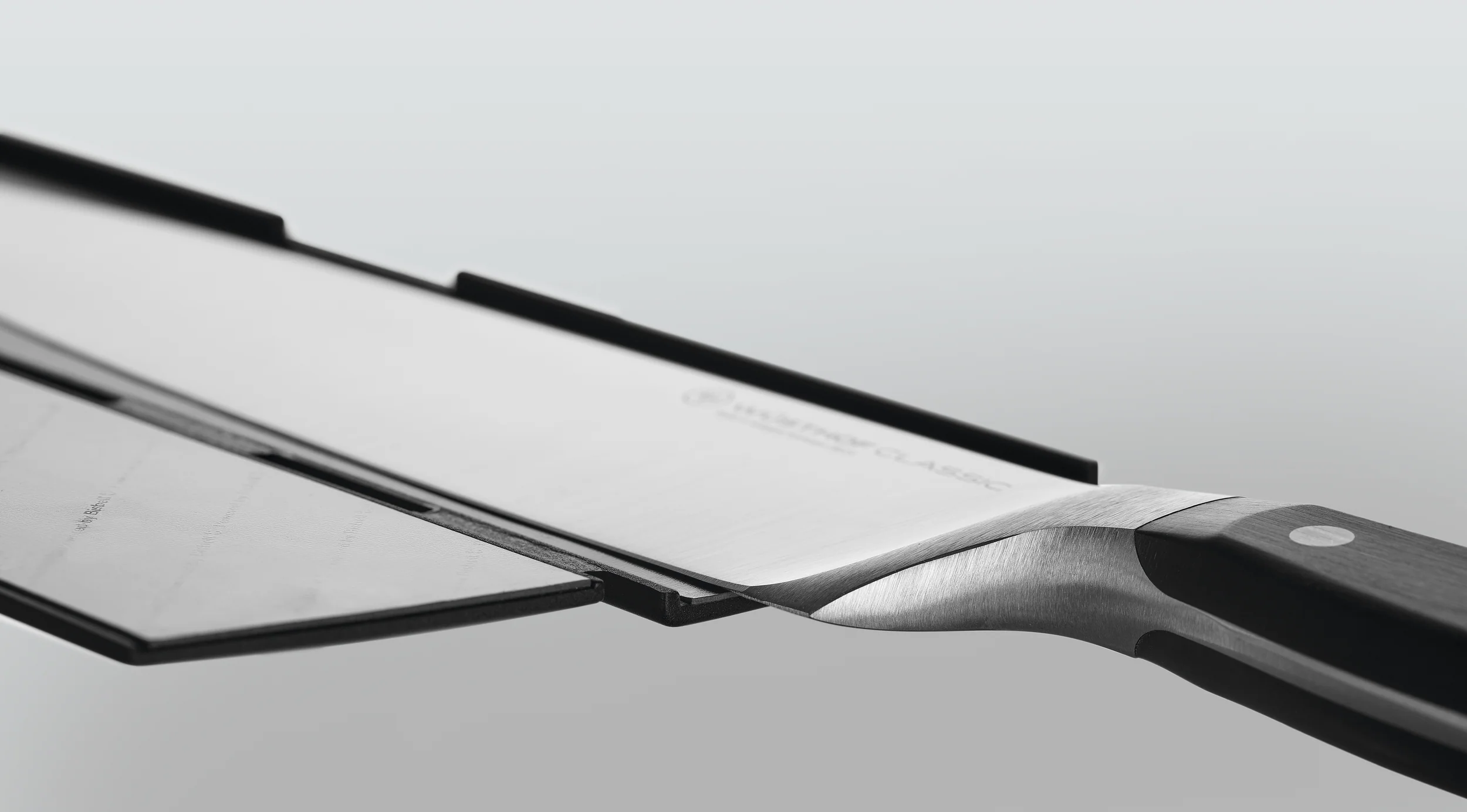 wusthof-magnetic-messenbeschermer-26x55cm-2069640103_4_4webp