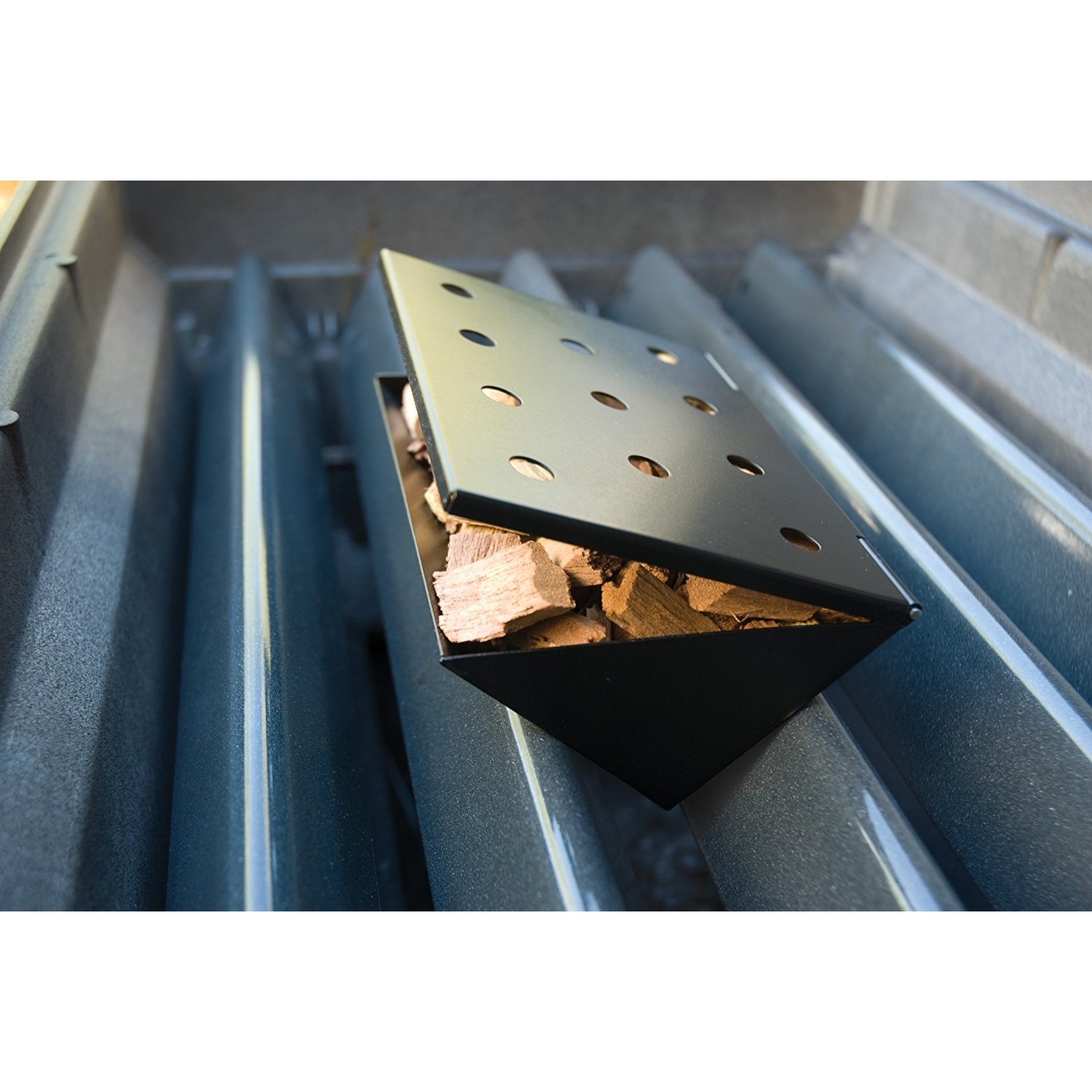 charcoal-companion-v-shaped-short-gas-grill-rookbox-cc4056-staal