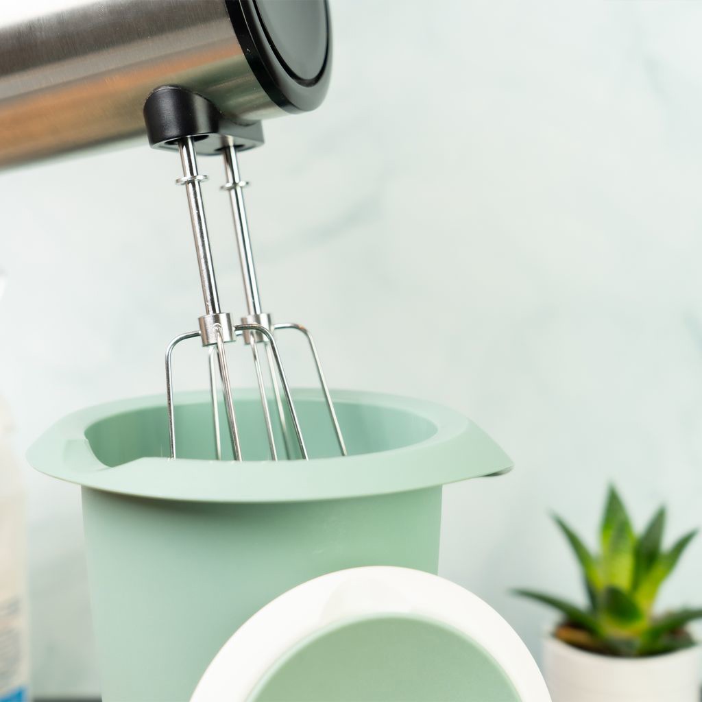 westmark-mengbeker-met-deksel-1l-mintgroen