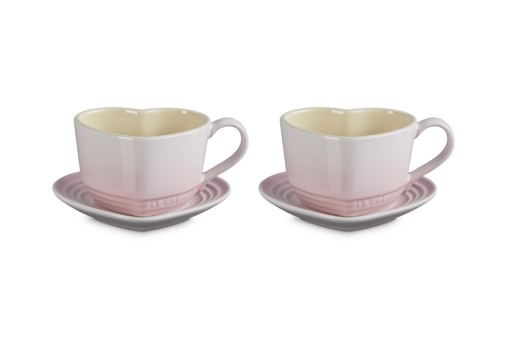 le-creuset-koffiekop-met-schotel-hart-2-stuks-shell-pink2.jpg