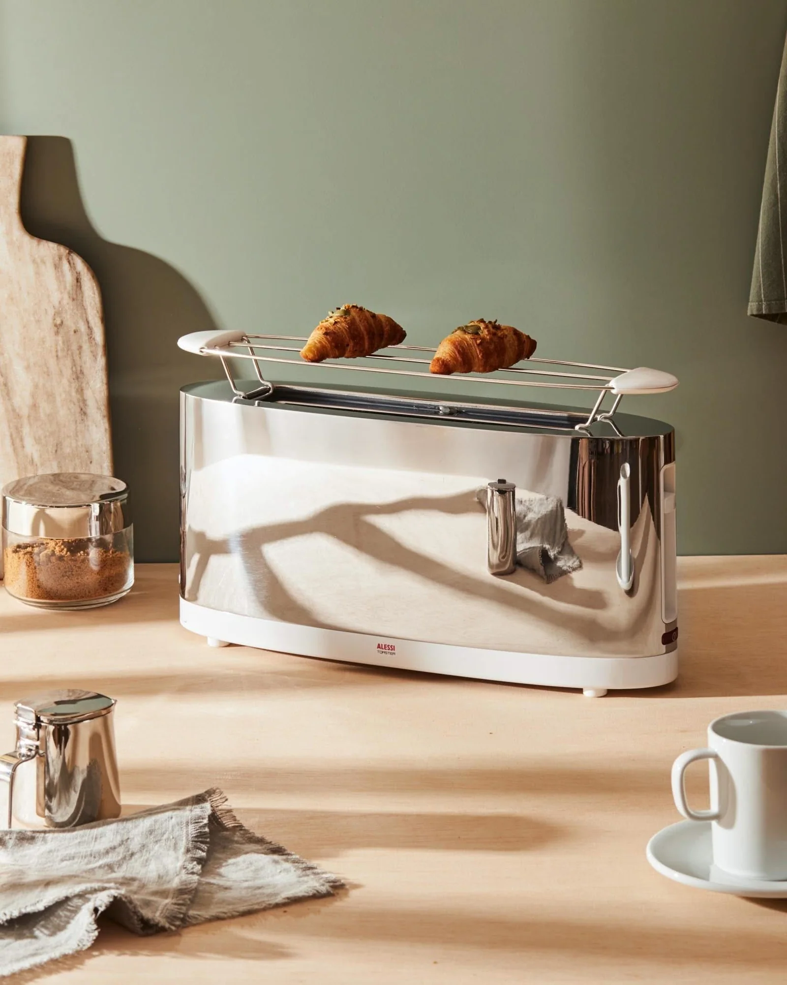 alessi-giovannoni-broodrooster-sg68-w-1-gleufs4.webp