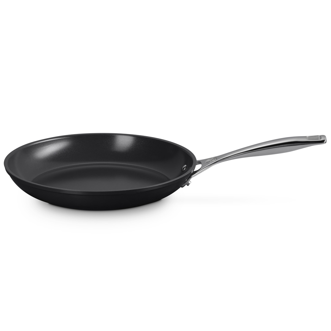 kookpunt-le-creuset-essential-non-stick-ceramic-koekenpan,-28cm_001