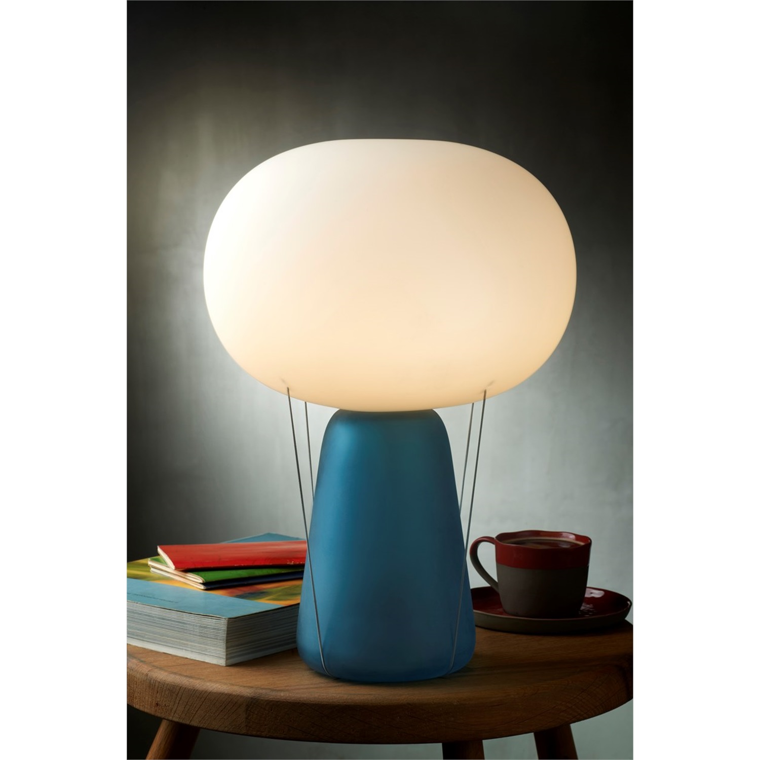 nude-blow-lamp-opal-blauw