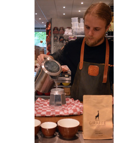 Koffiezetten met een percolator   waterreservoir