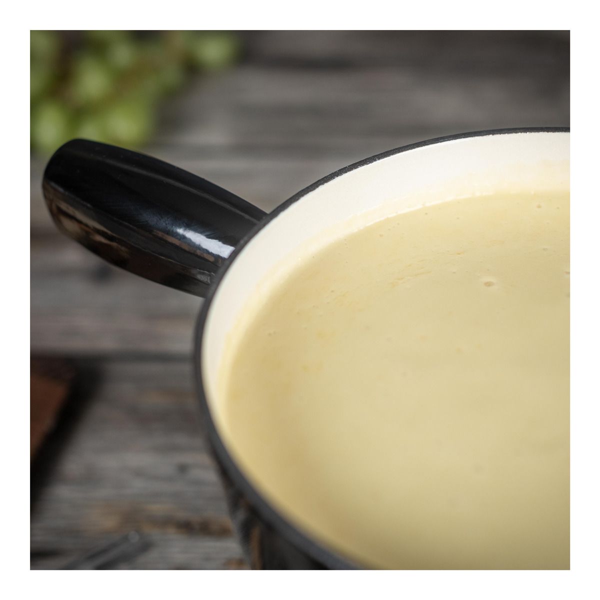 kuhn-rikon-caquelon-gietijzer-zwart-24cm