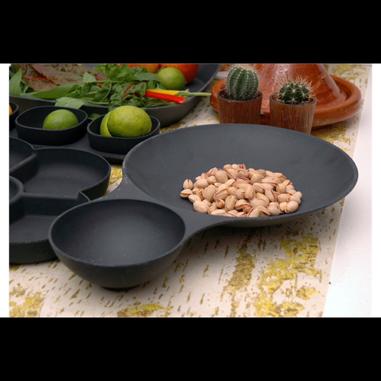 zuperzozial-double-loop-chipsschaal-carbon-black