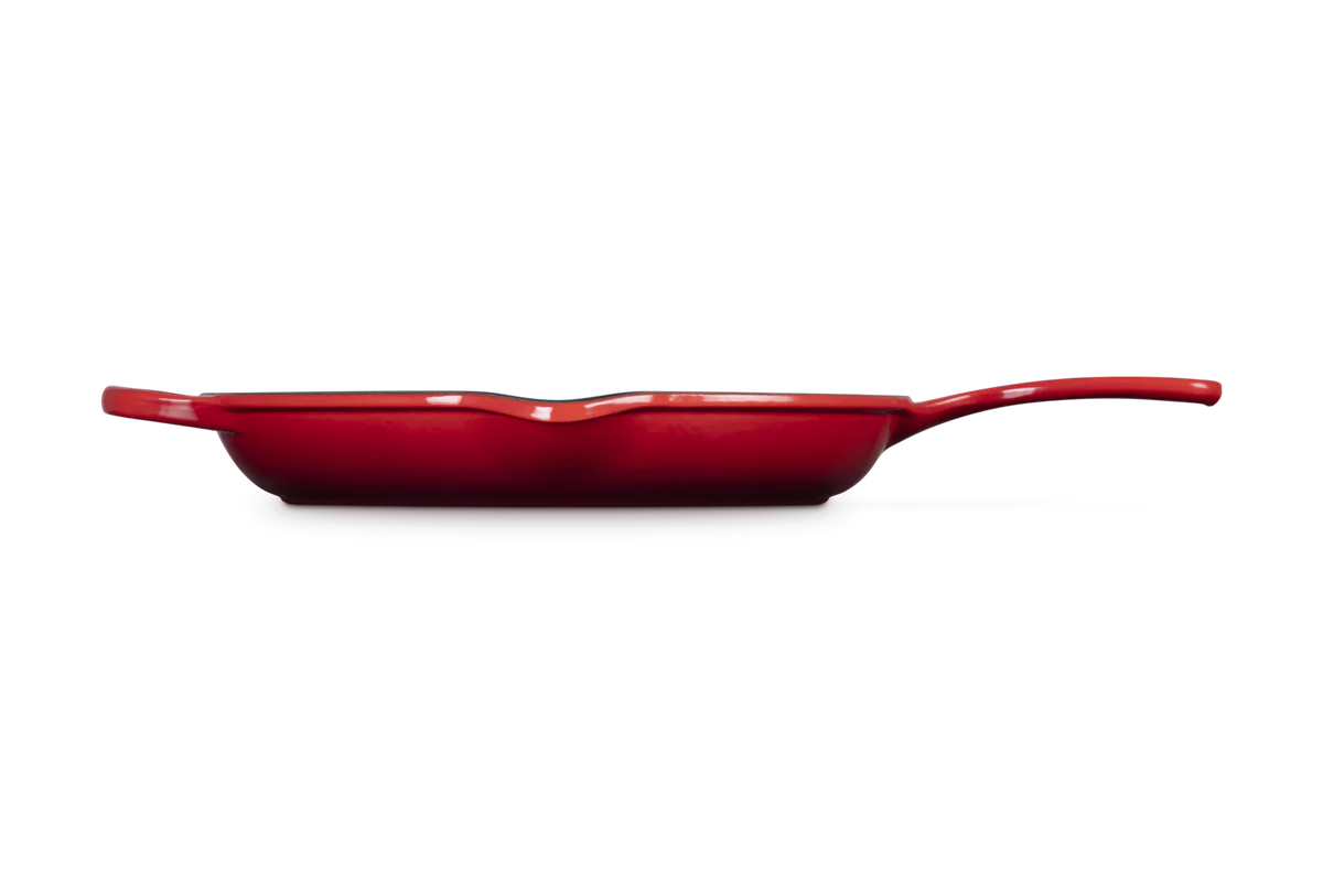 le-creuset-signature-skillet-30cm-kersenrood4.jpg