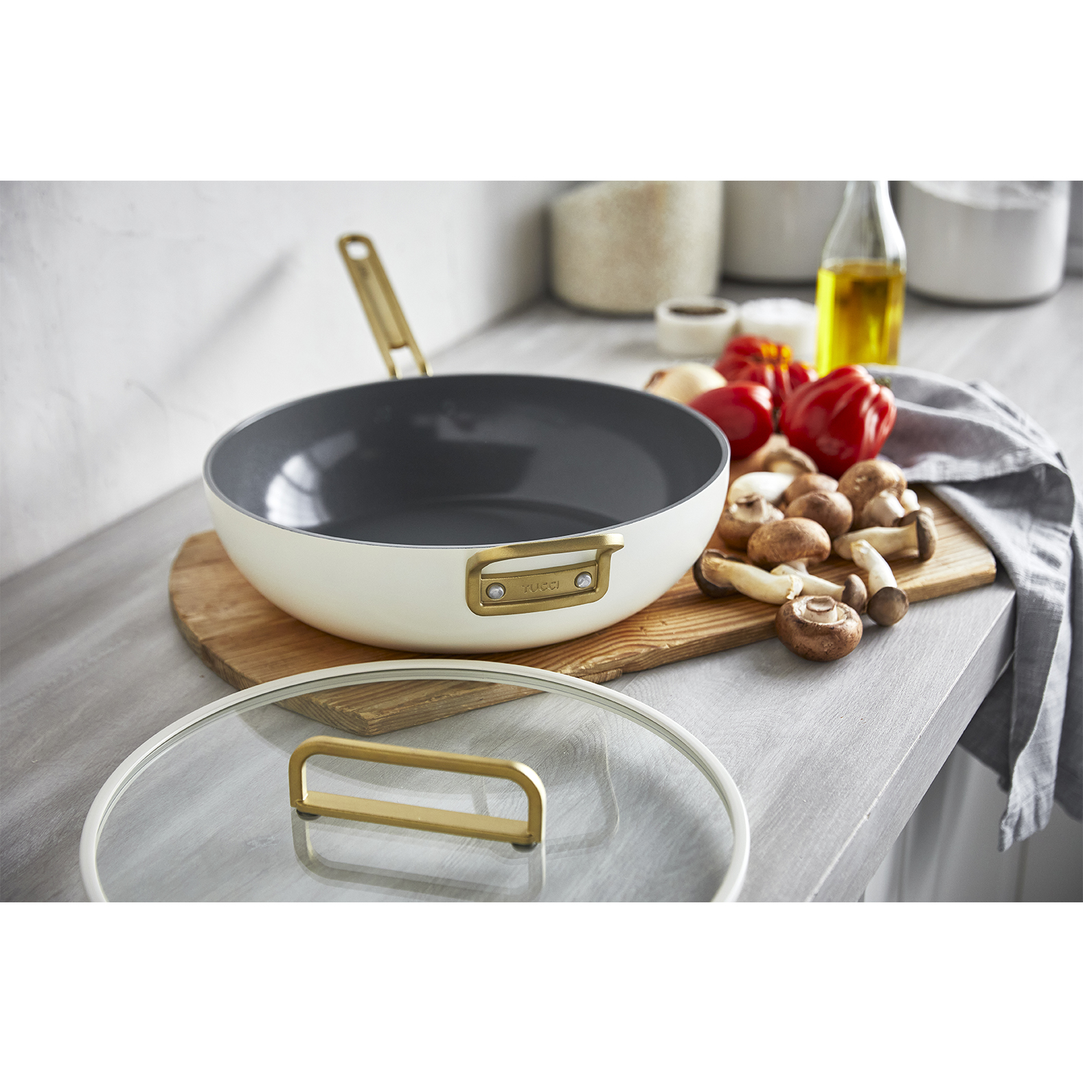 greenpan-tucci-sauteerpan-white-sfeer-2