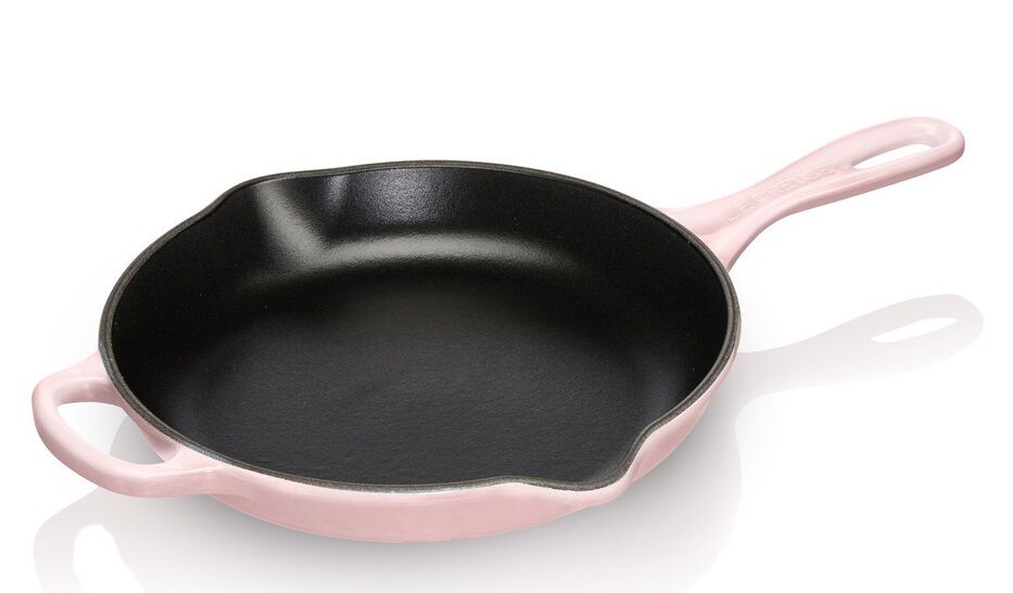 le creuset signature skillet 23cm shell pink