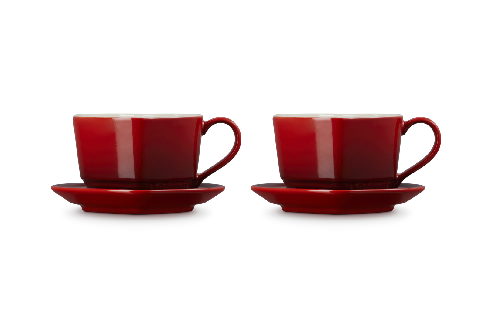 le-creuset-koffiekop-met-schotel-hart-2-stuks-kersenrood3.jpg
