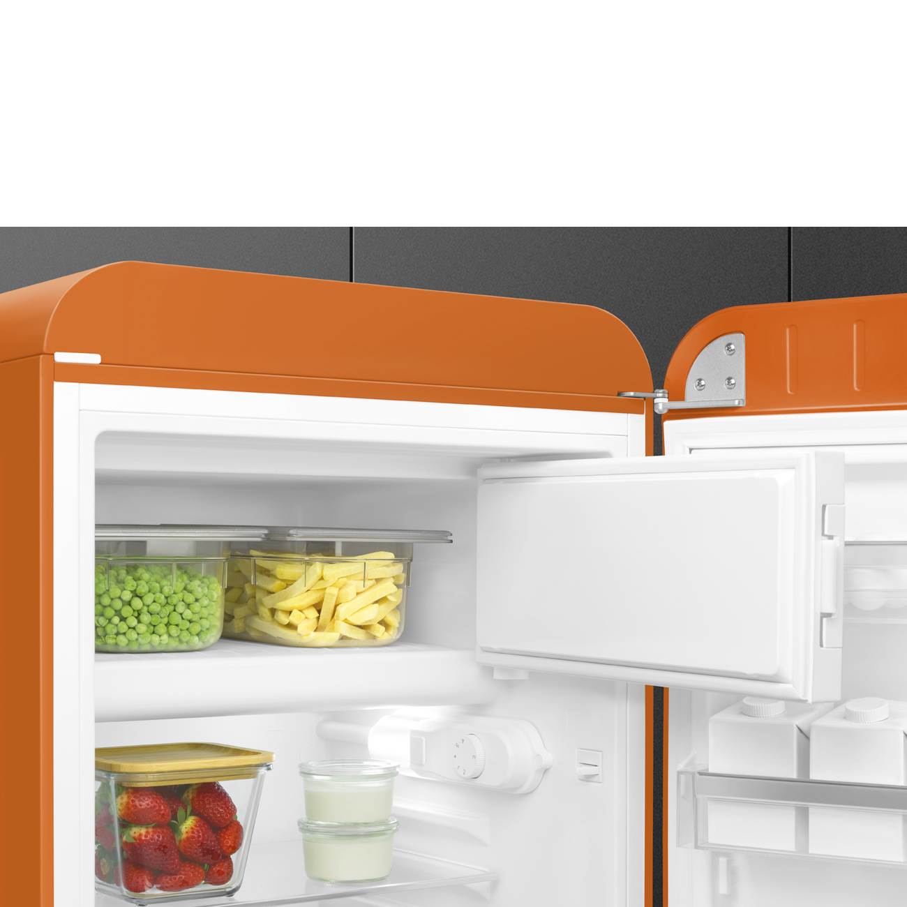 smeg-jaren-50-koelkast-met-vriesvak-fab10ror6-oranje-rechtsdraaiend9.jpg