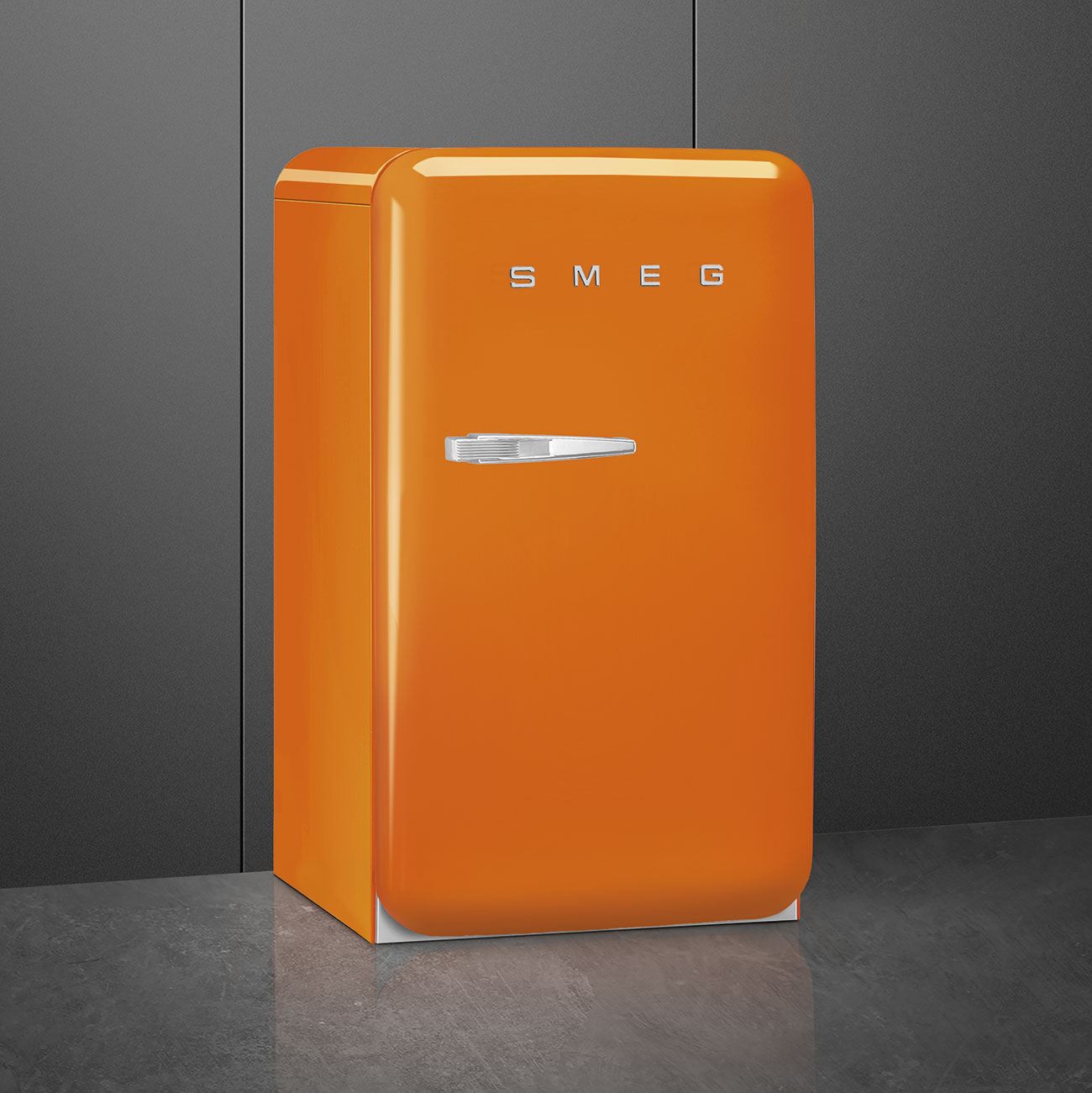 smeg-jaren-50-koelkast-met-vriesvak-fab10ror6-oranje-rechtsdraaiend3.jpg