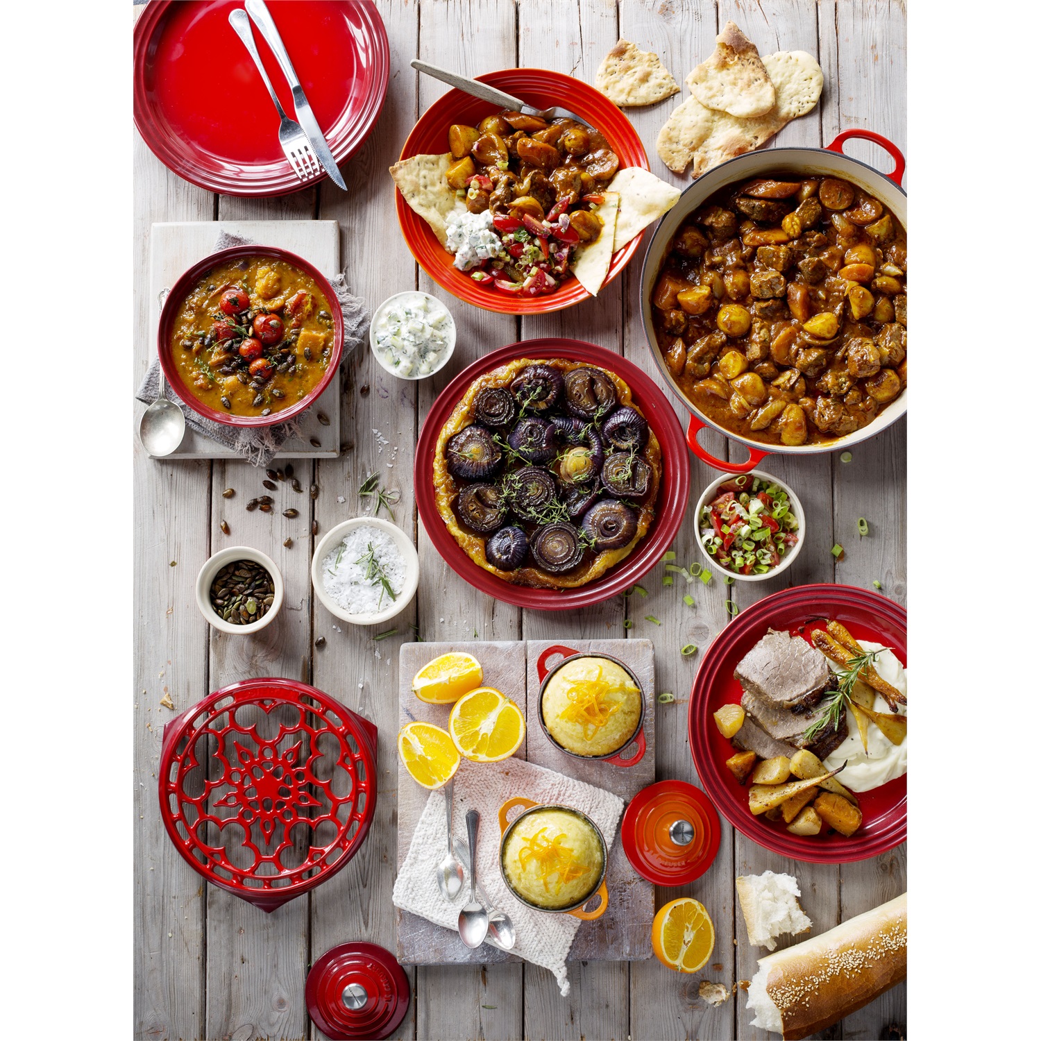 le-creuset-stoneware-pastabord-22cm-kersenrood