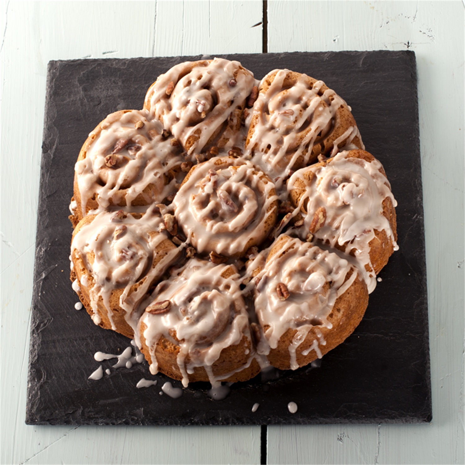 nordic-ware-cinnamon-bun-pull-apart-bakvorm-7-vaks-zilver