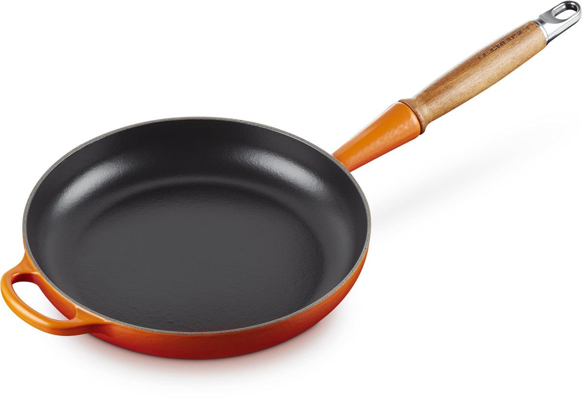 le-creuset-signature-koekenpan-met-houten-steel-24cm-oranjerood.jpg