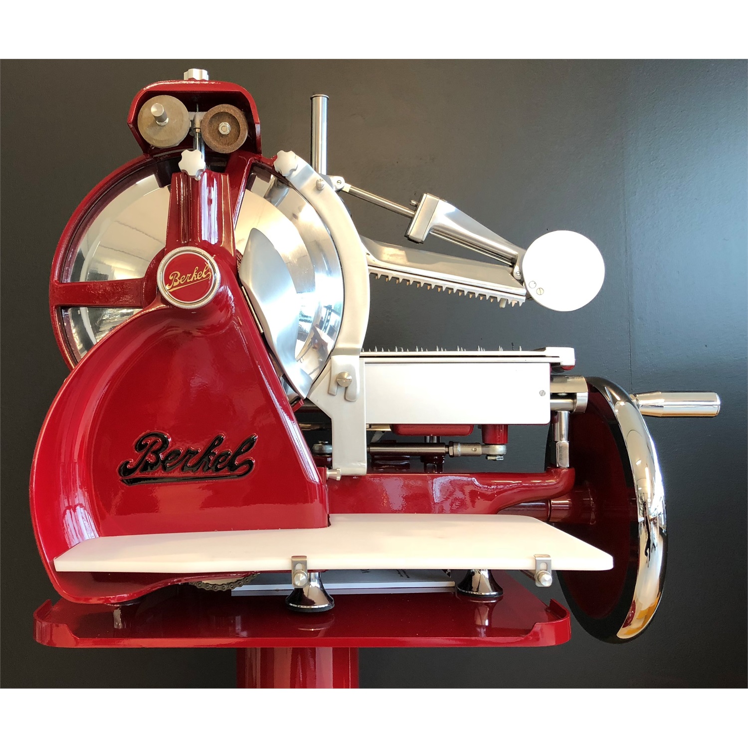 berkel-volano-b2-full-flywheel-snijmachine-met-onderstel-rood