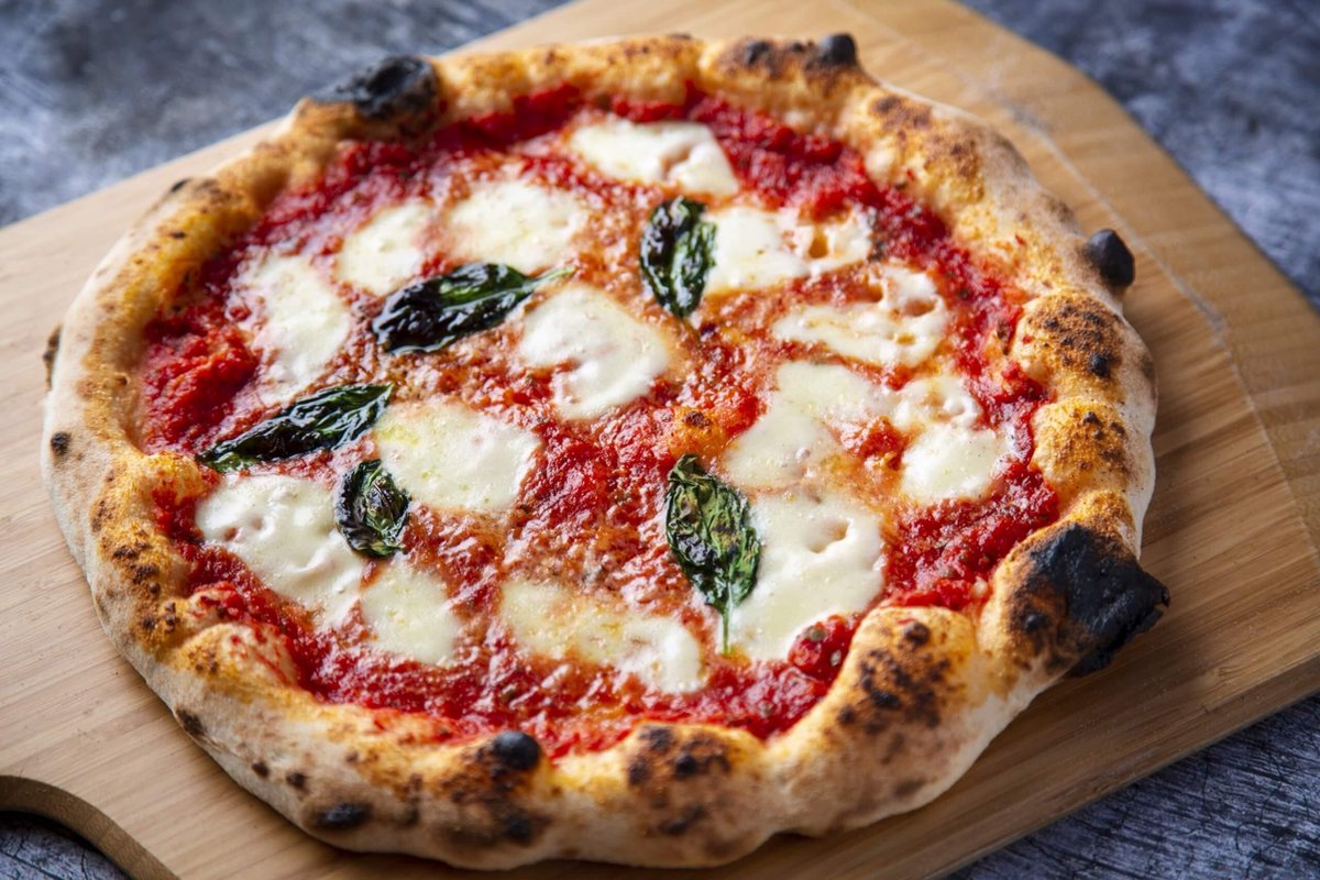 ooni-pizzaschepserveerplank-355cm-bamboe