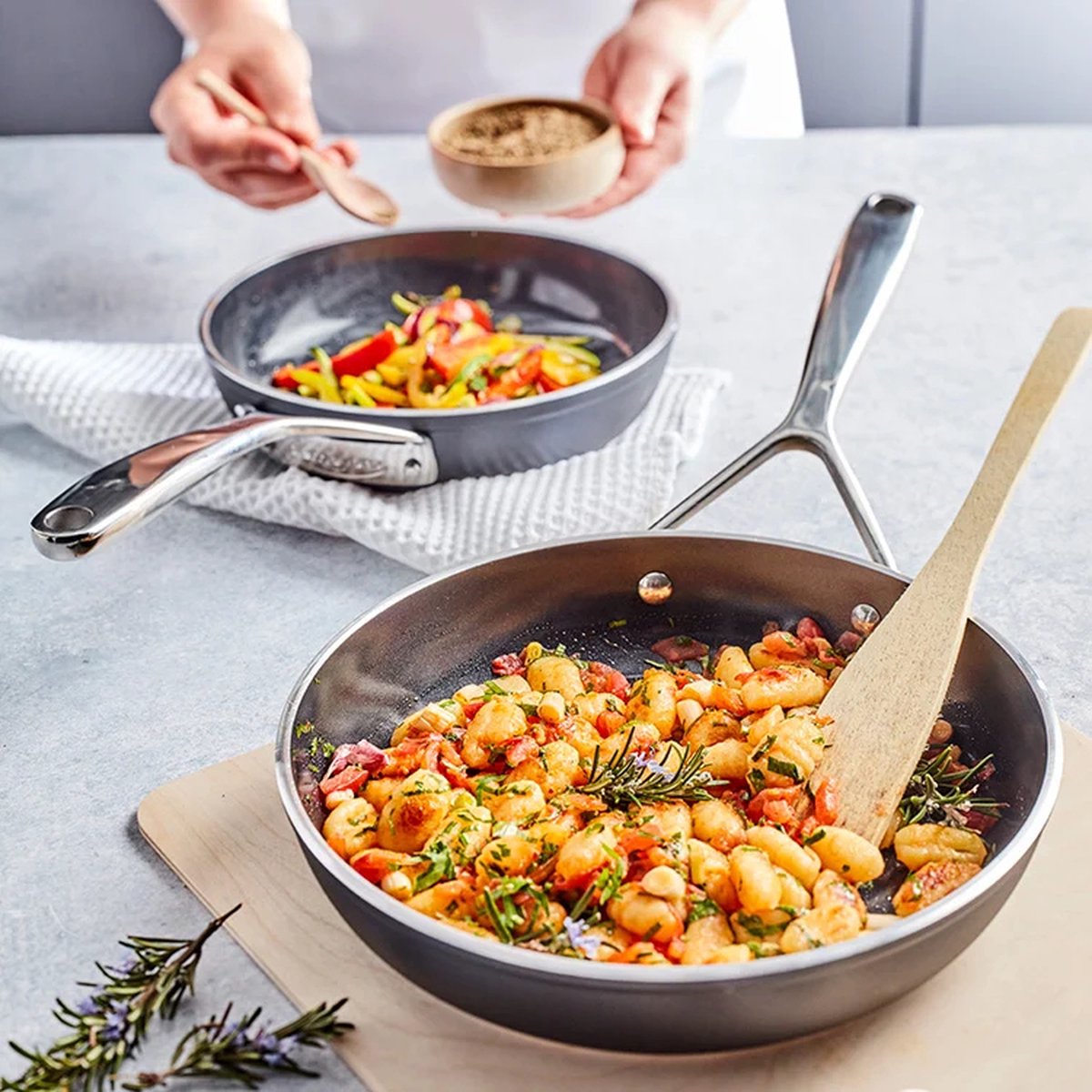 demeyere-ceraforce-alu-plus-3-koekenpannenset,-20+24cm4