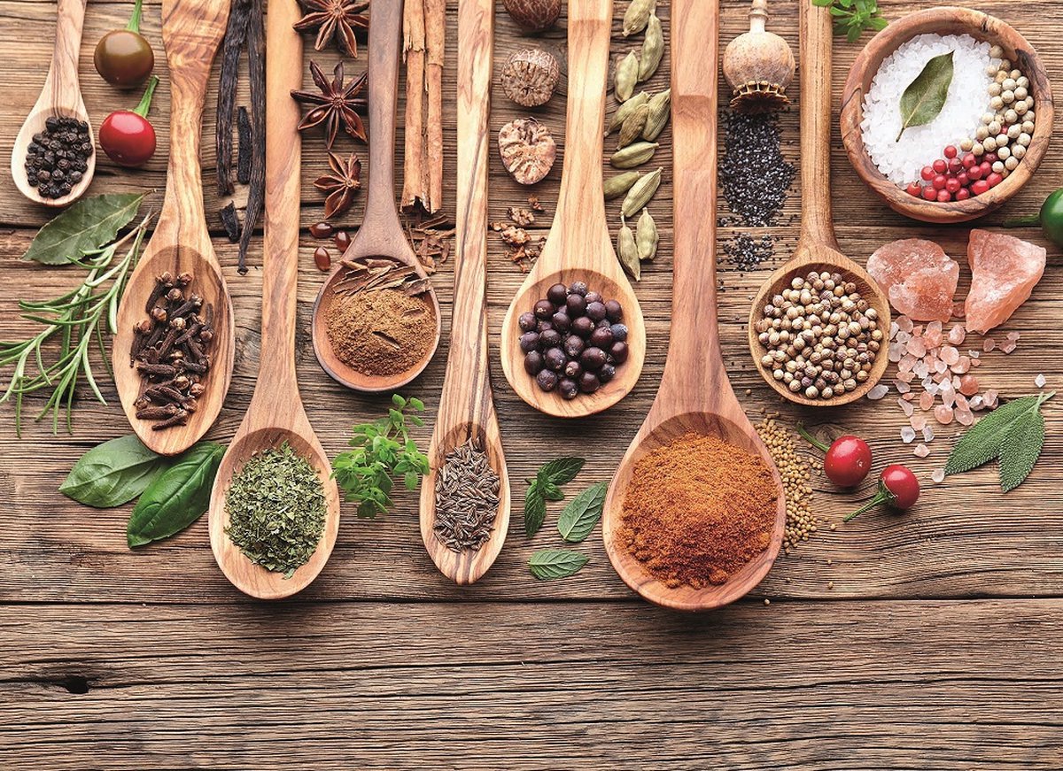 papillon-inductiebeschermer-90x52cm-specerijen-op-houten-lepel