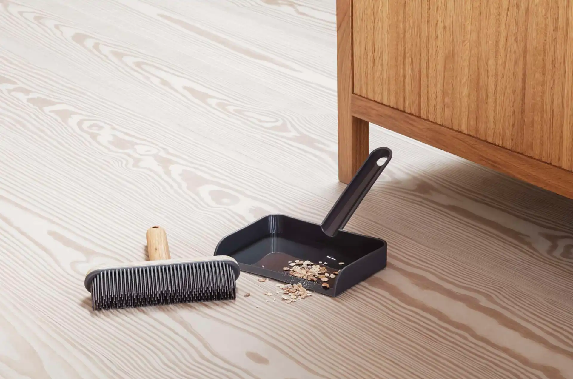 eva-solo-sweep-veger-en-blik-245x18cm-zwart