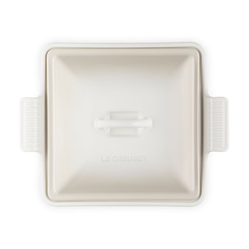 le-creuset-heritage-ovenschaal-met-deksel-vierkant-23cm-meringue3.jpg