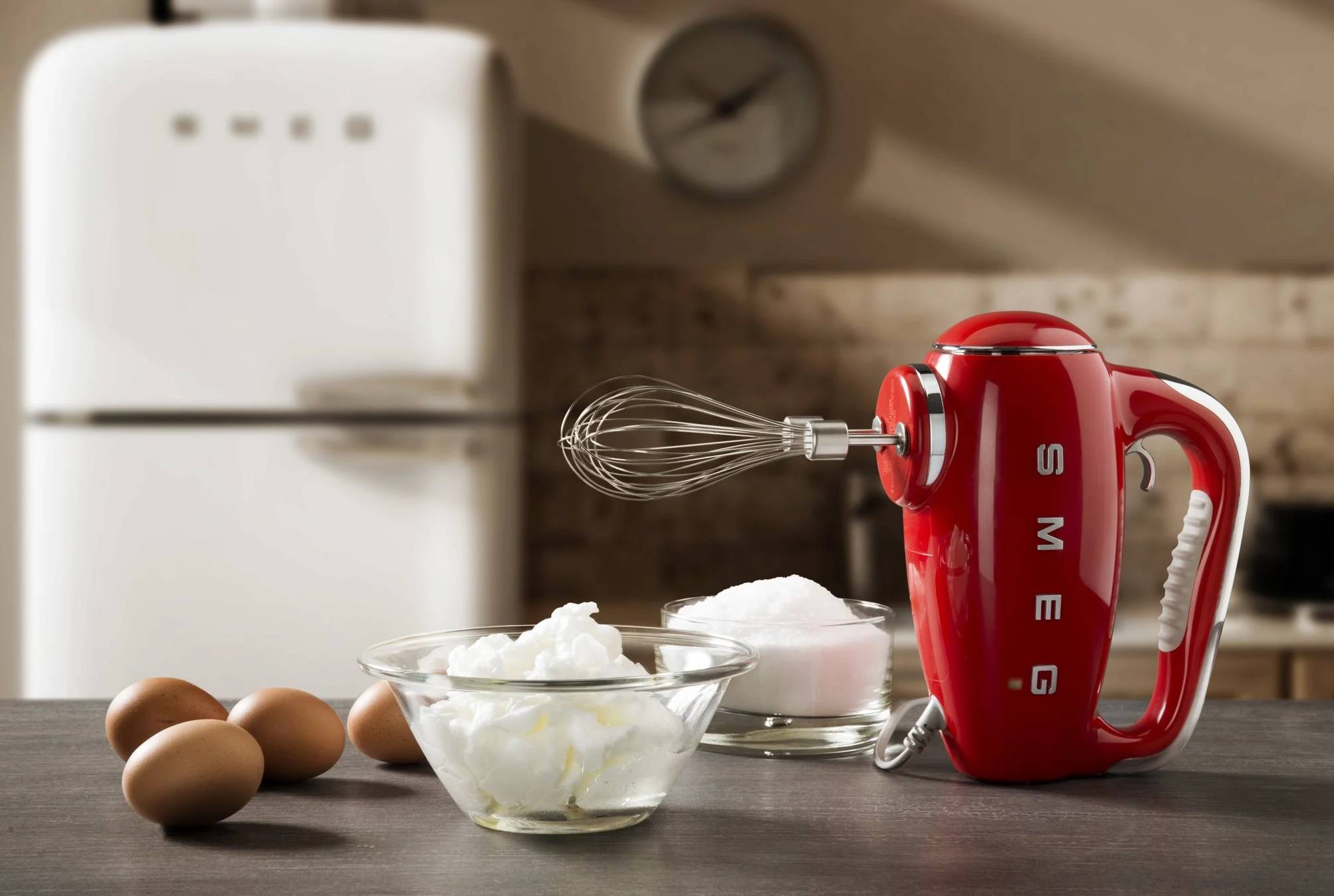 smeg-jaren-50-handmixer-hmf01rdeu-rood
