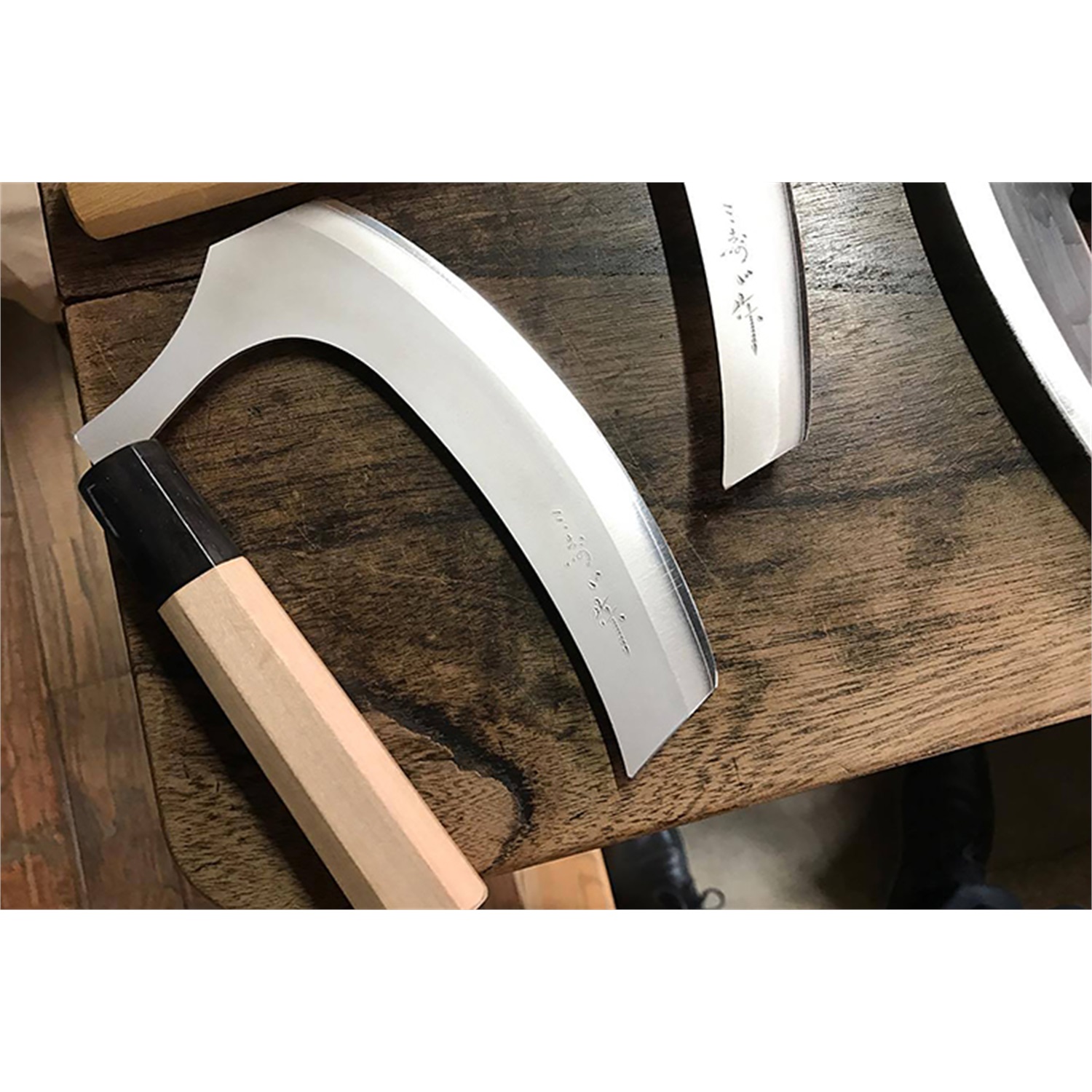 banshu-hamono-mezzaluna-wiegmes