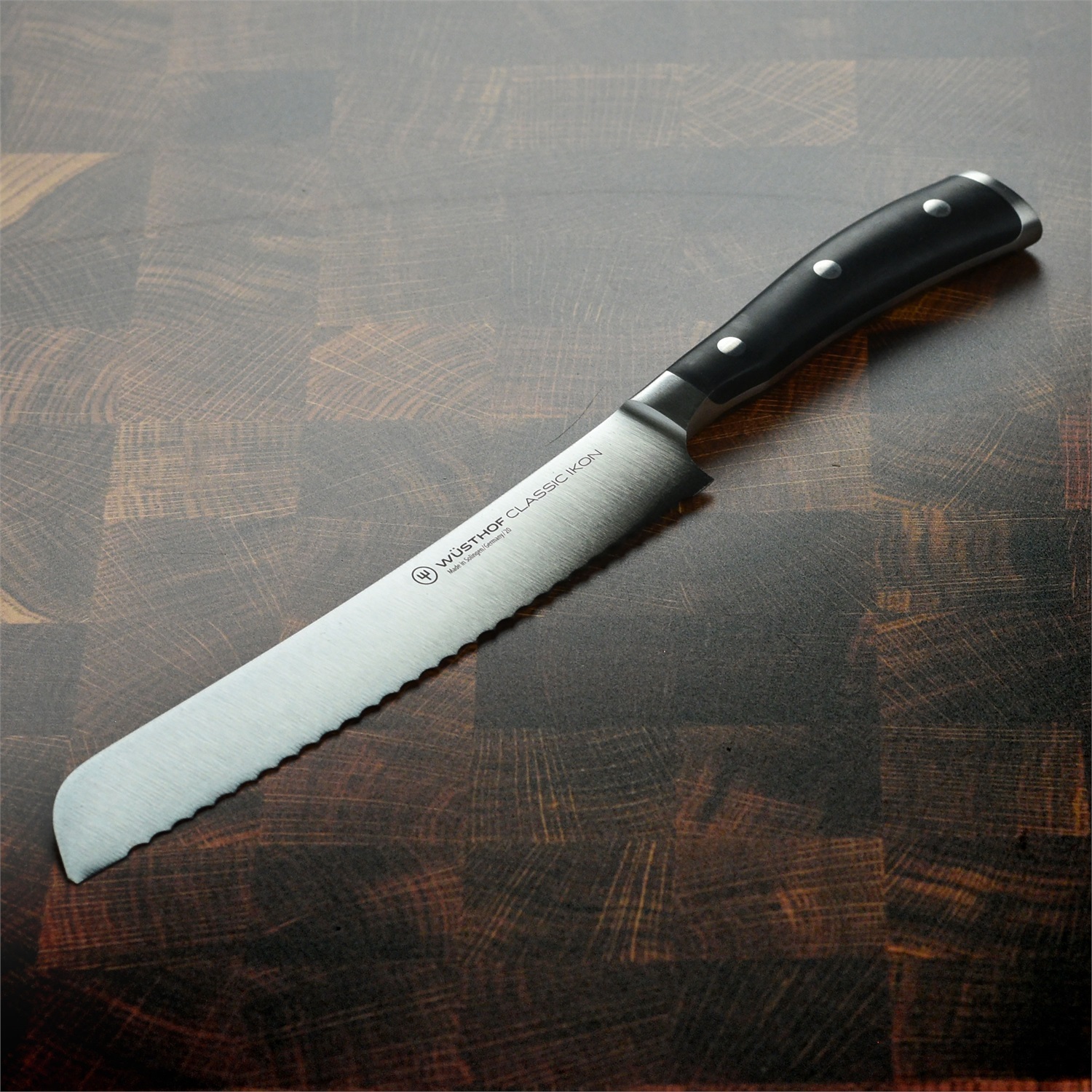wusthof-classic-ikon-broodmes-20cm-1040331020