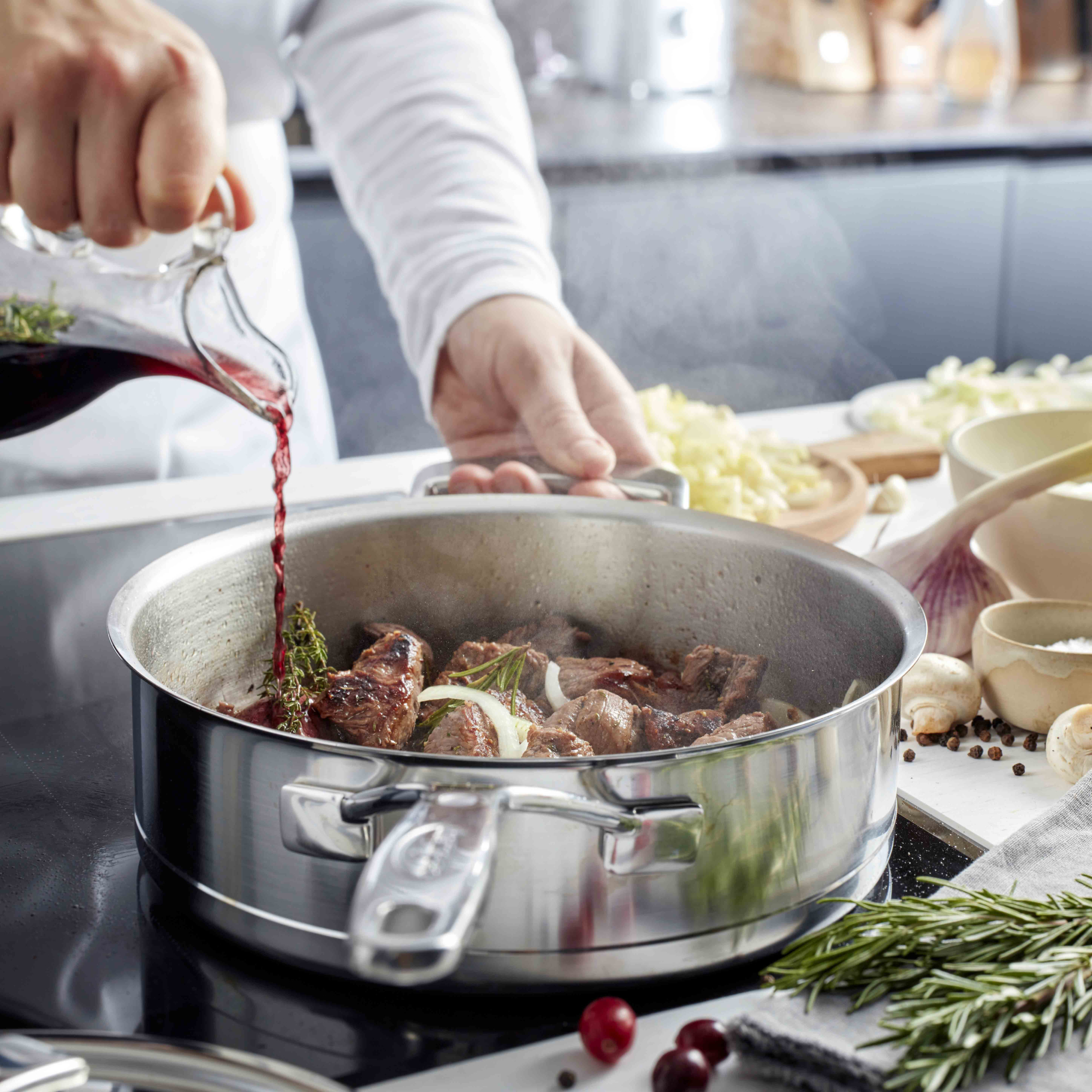 demeyere-silver-7-hapjespan-met-rvs-deksel-24cm