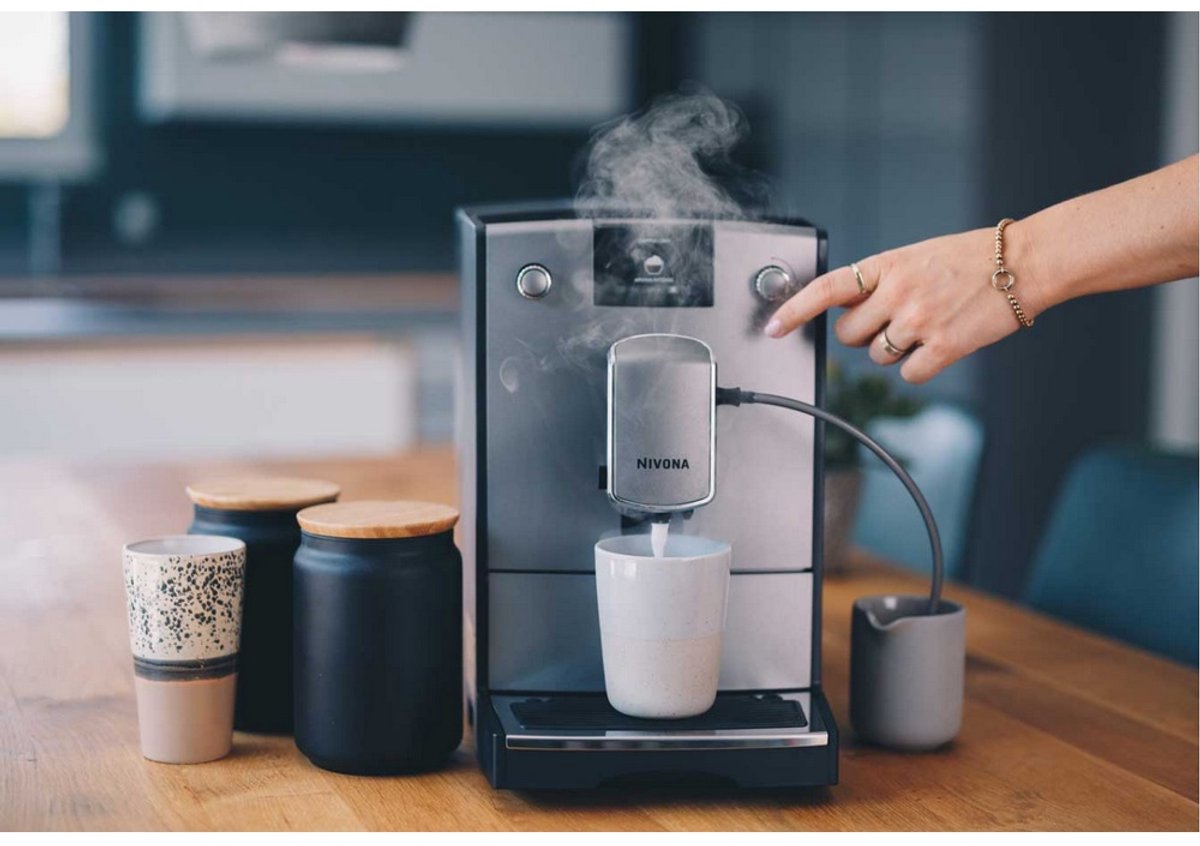 nivona-nicr-695-espressomachine-titanium4.jpg