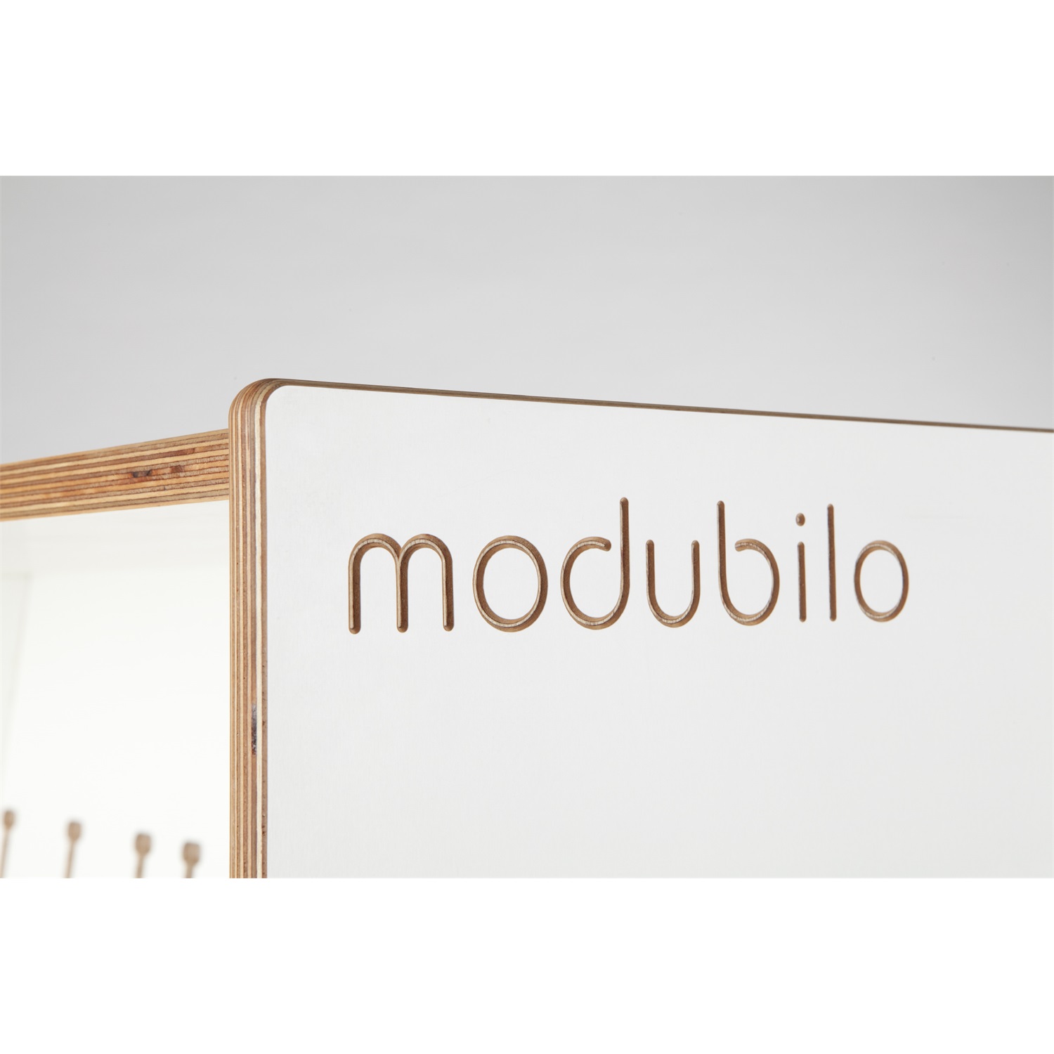 modubilo-statafel-laag-met-confusion-light-polished-natuurstenen-blad-90cm