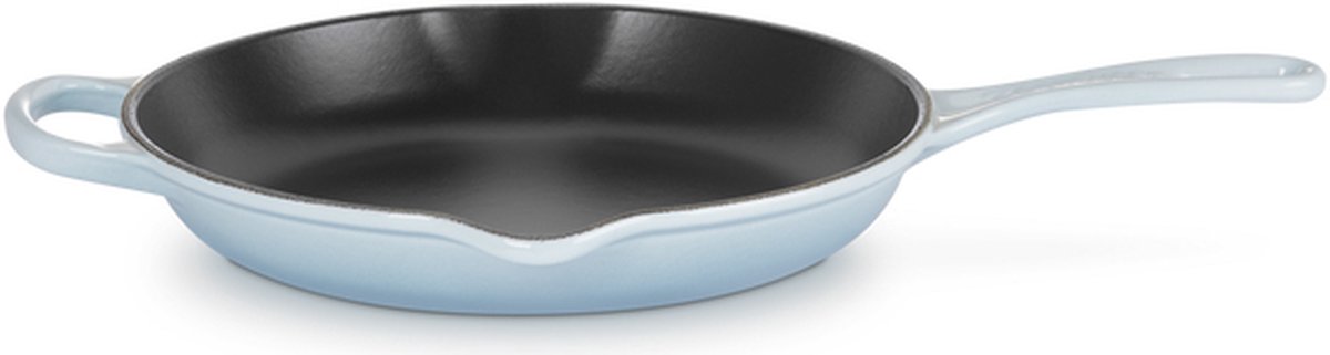 le-creuset-signature-skillet,-26cm-coastal-blue3