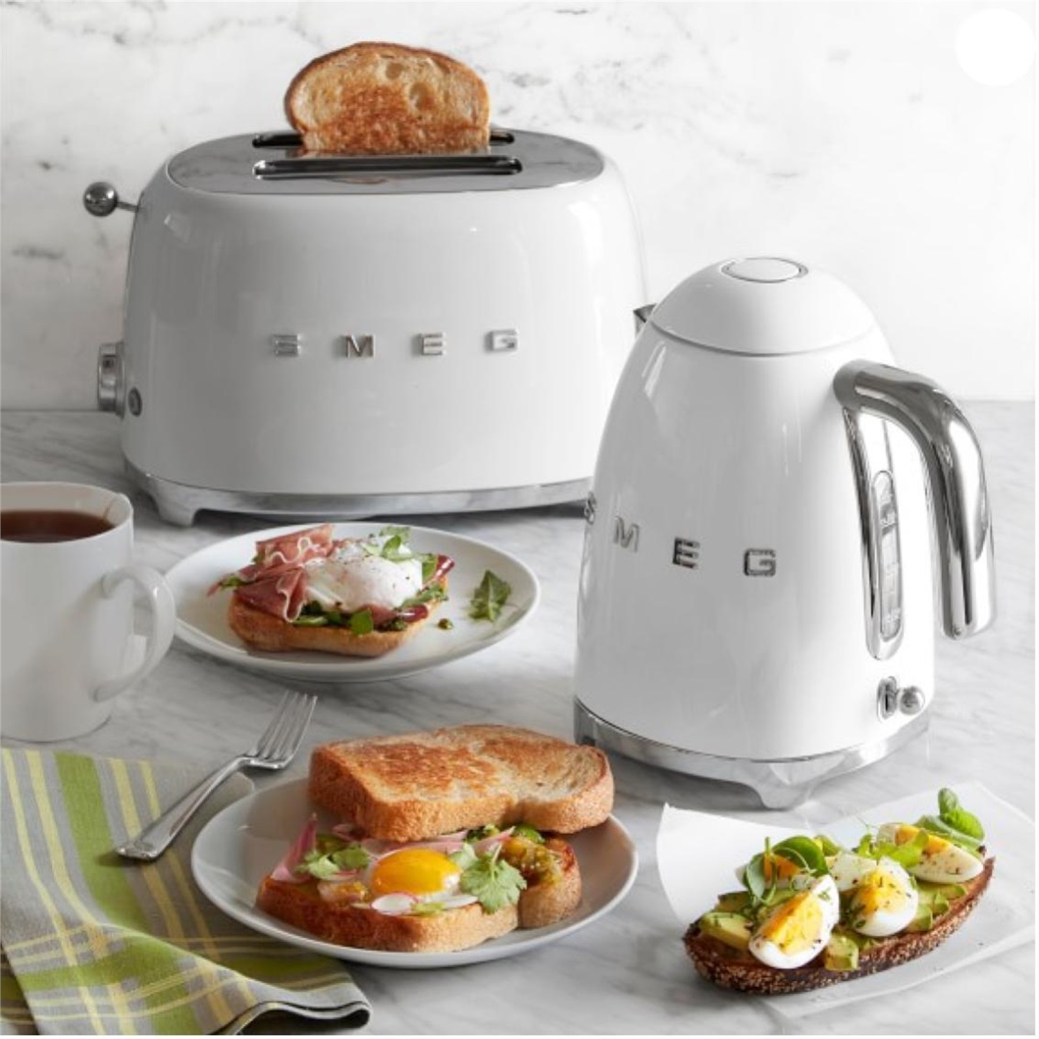 smeg-waterkoker-klf03wheu-wit