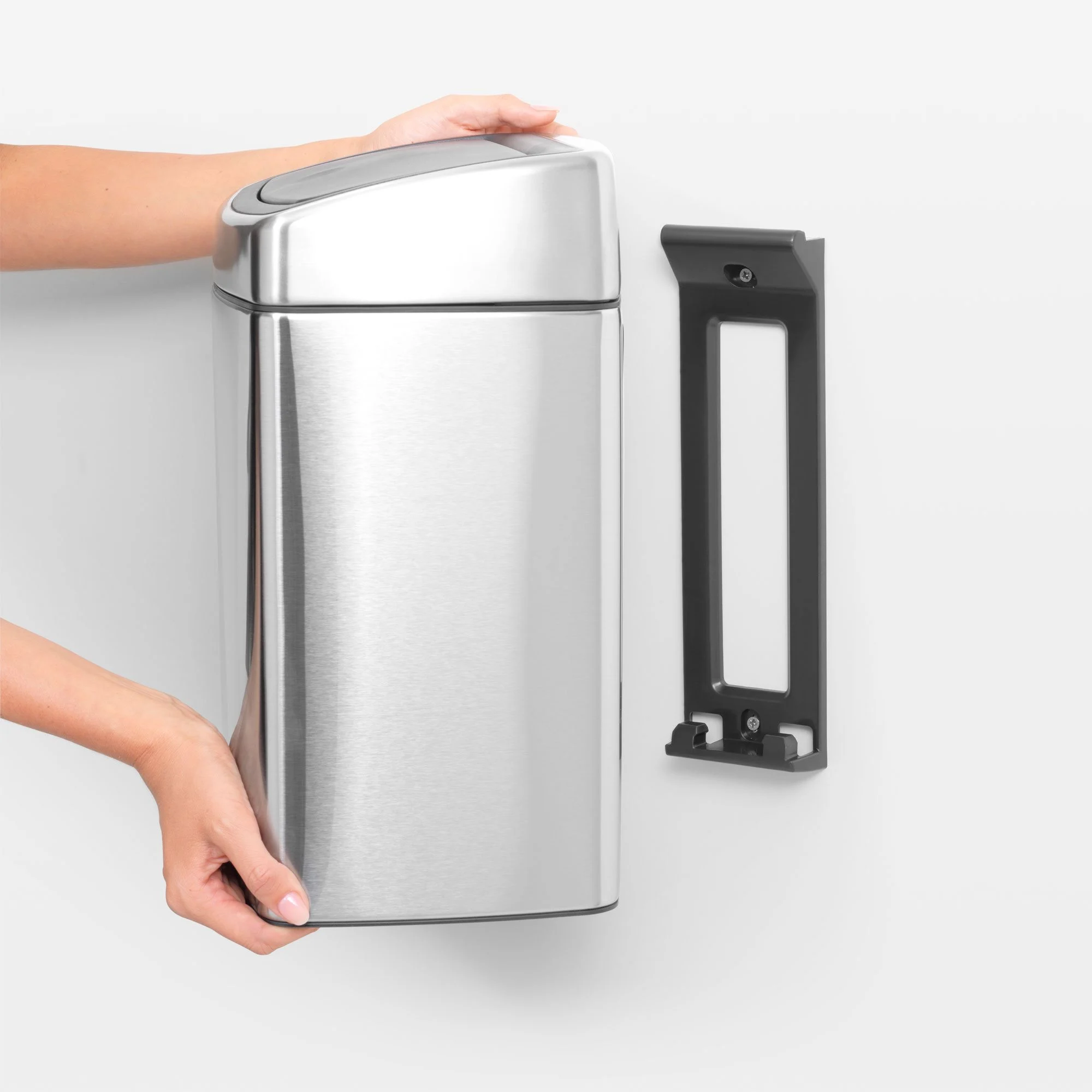 brabantia-touch-bin-10l-mat-staal