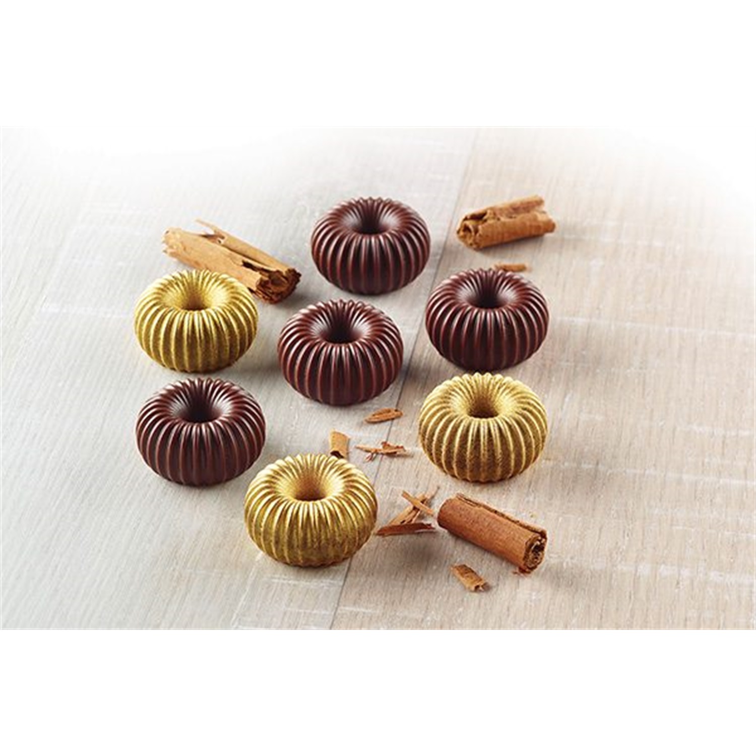 silikomart-easychoc-3d-choco-crown-chocoladevorm-scg49-11-vaks