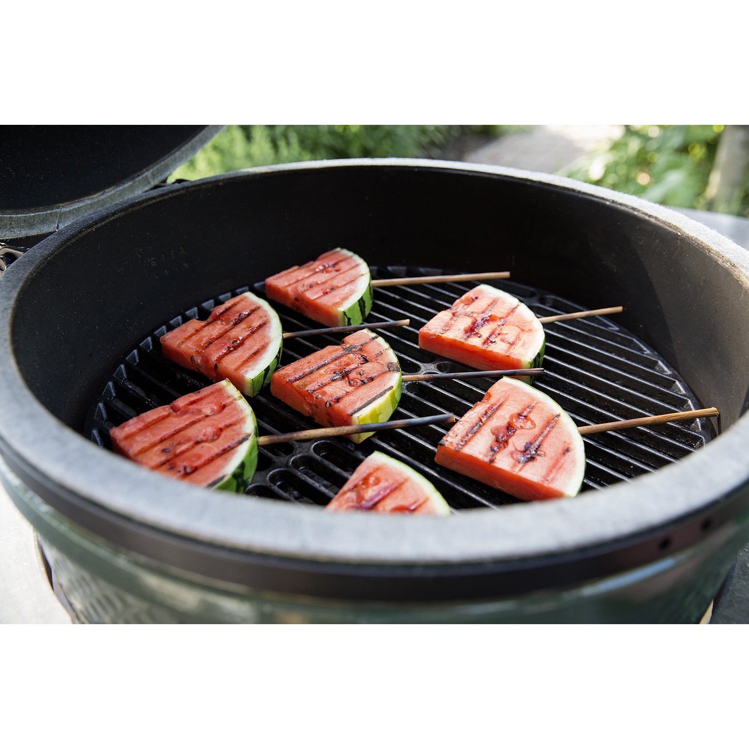 big-green-egg-small-houtskoolbarbecue-met-nest-en-hoes