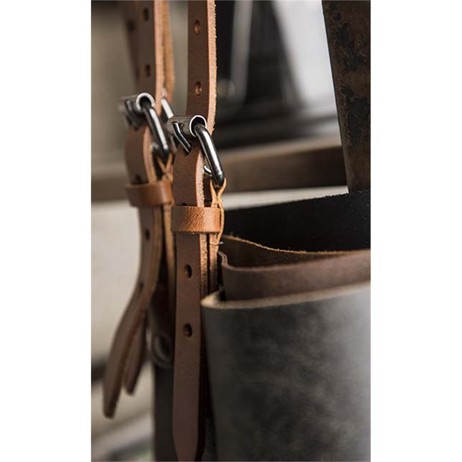 klem-leren-schort-cognac