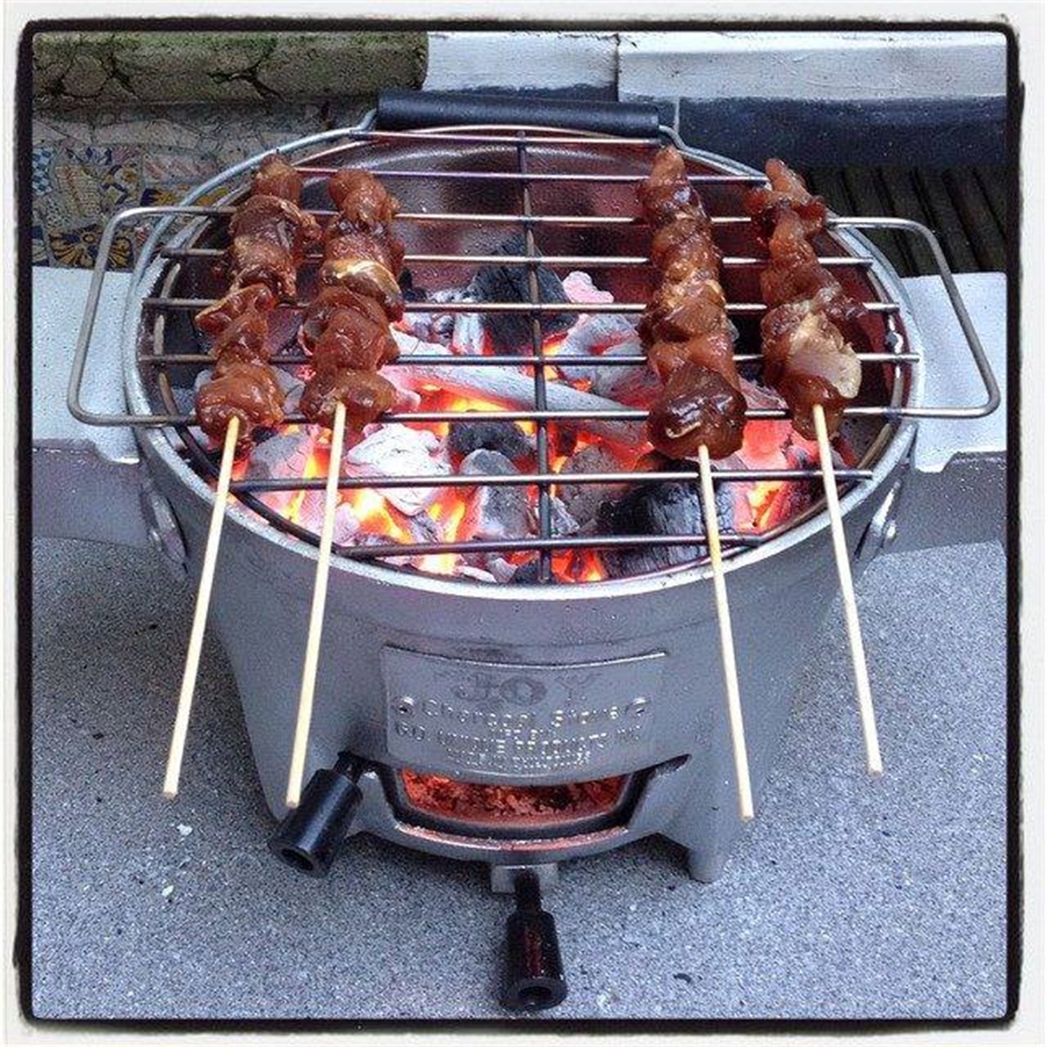 joy-charcoal-stove-large-houtskoolbarbecue-305cm-gietaluminium