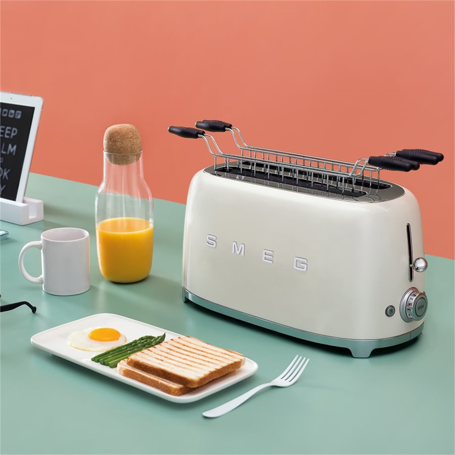 smeg-broodrooster-2x4-tsf02creu-creme