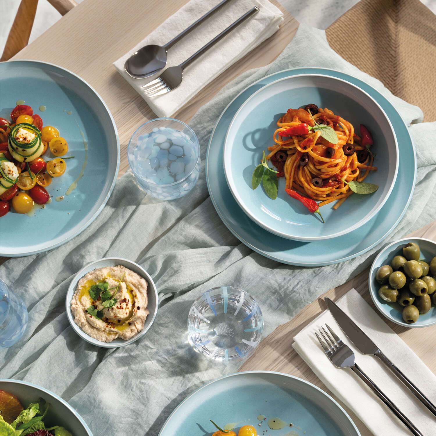 villeroy-en-boch-perlemor-pastabord-22cm-aqua-6-stuks3.jpg