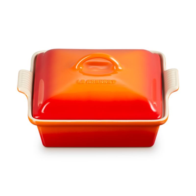 le-creuset-heritage-ovenschaal-met-deksel-vierkant-23cm-oranjerood2.jpg