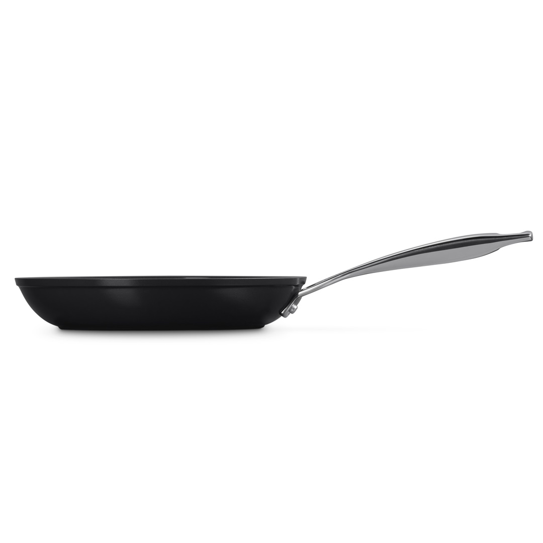 kookpunt-le-creuset-essential-non-stick-ceramic-koekenpan,-24cm-3