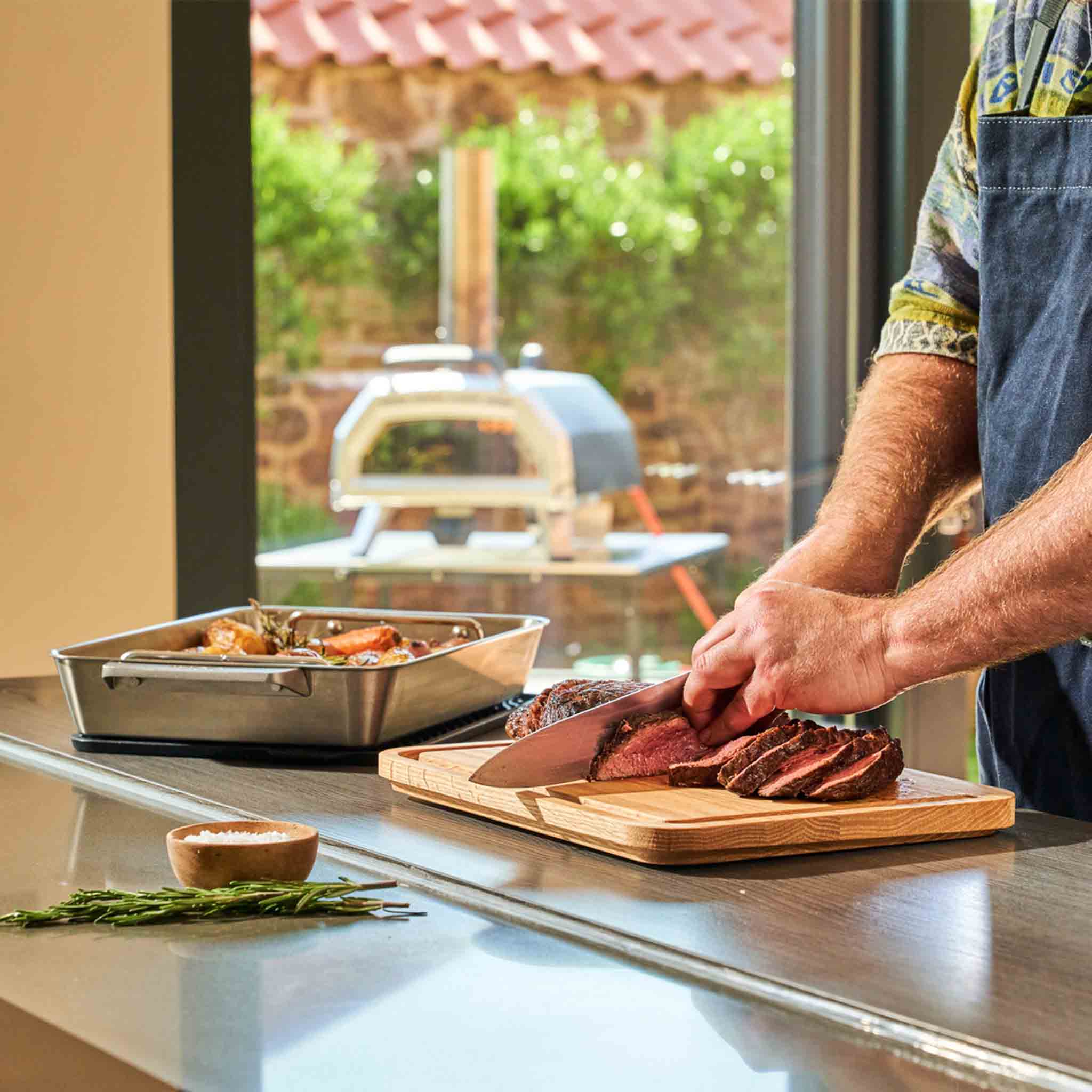 ooni-braadslede-met-grillrooster-en-snijplank,-38x25,5cm7