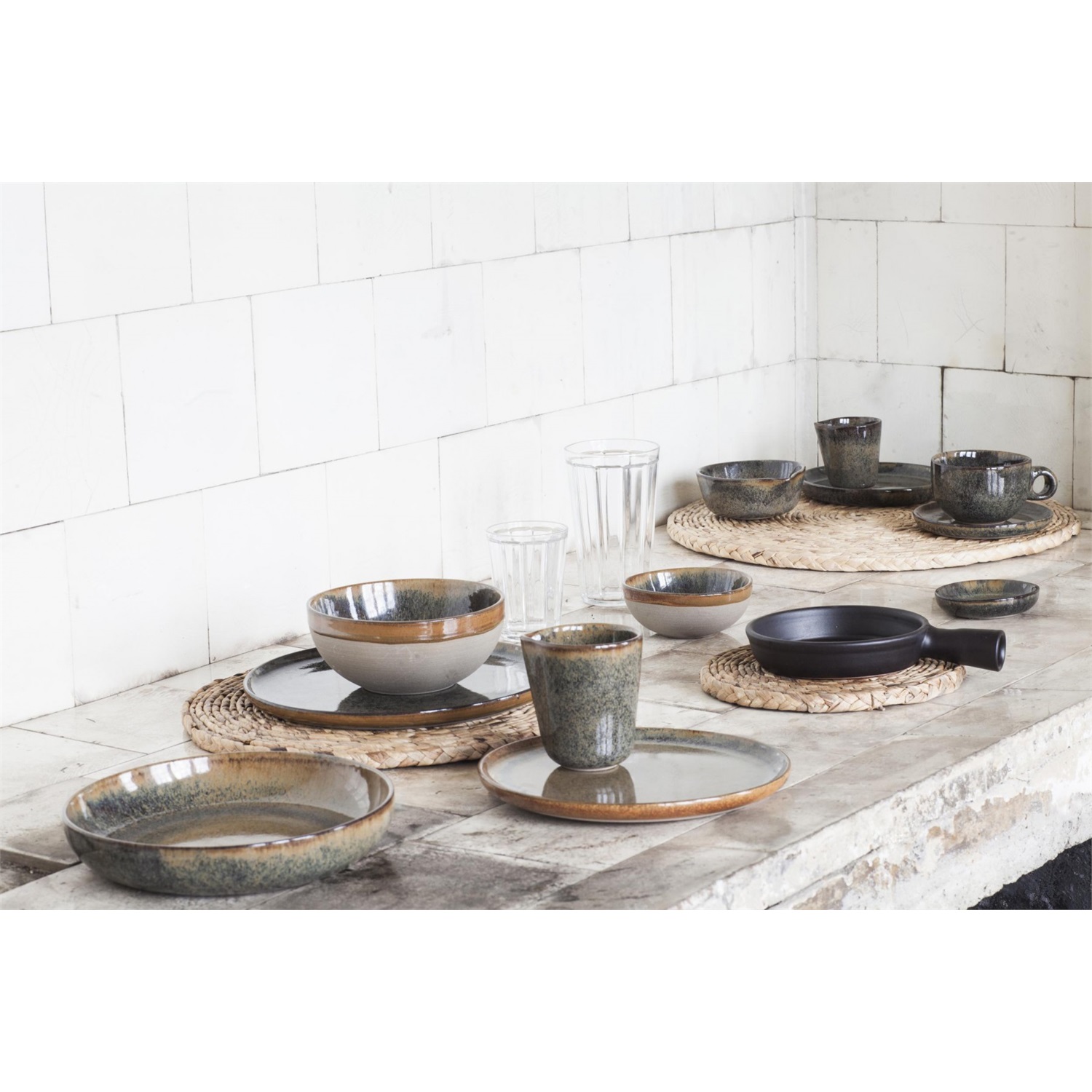 serax-surface-mok-b5116217b-03l-indi-grey