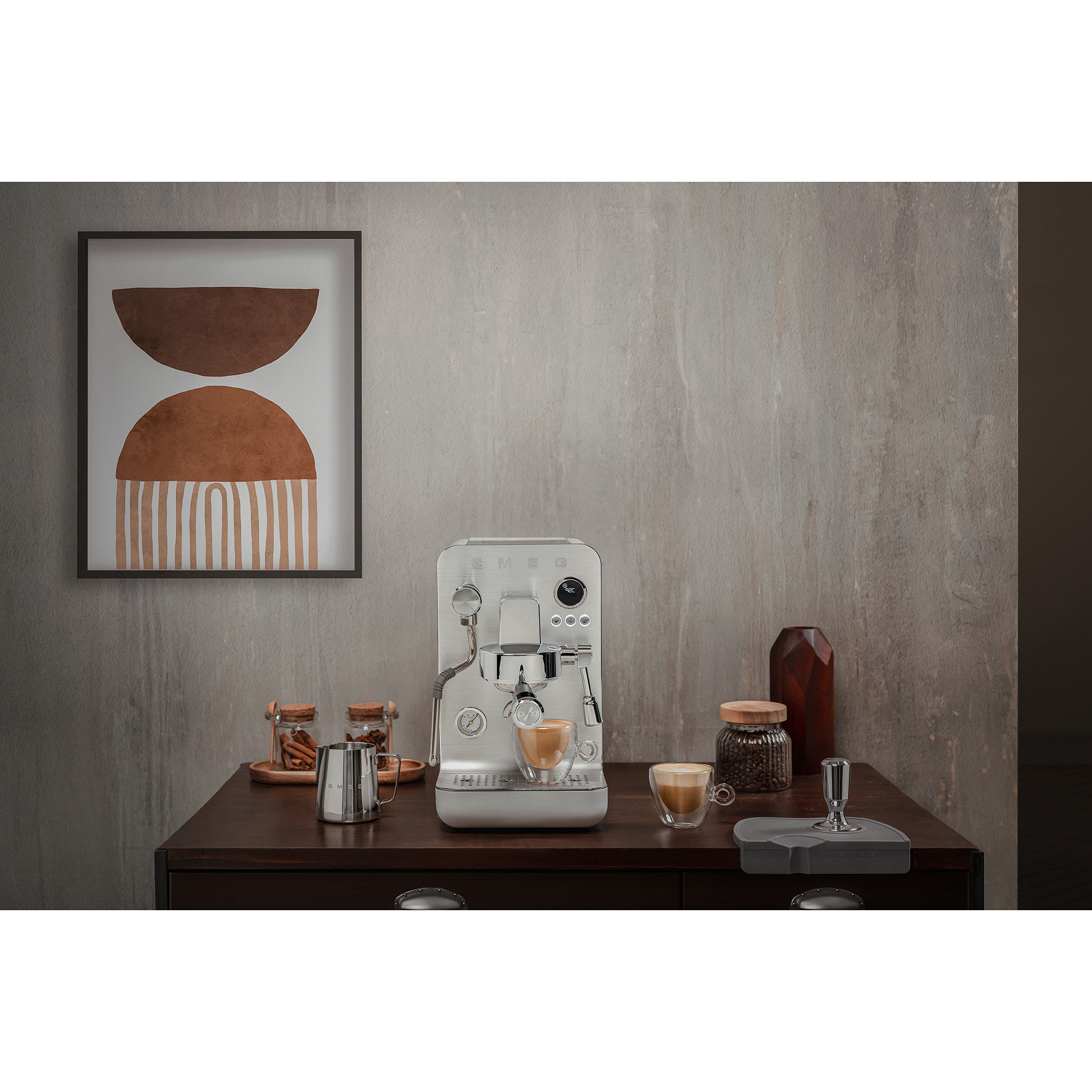 smeg-mini-pro-espressomachine-emc02whmeu,-mat-wit---sfeer-3